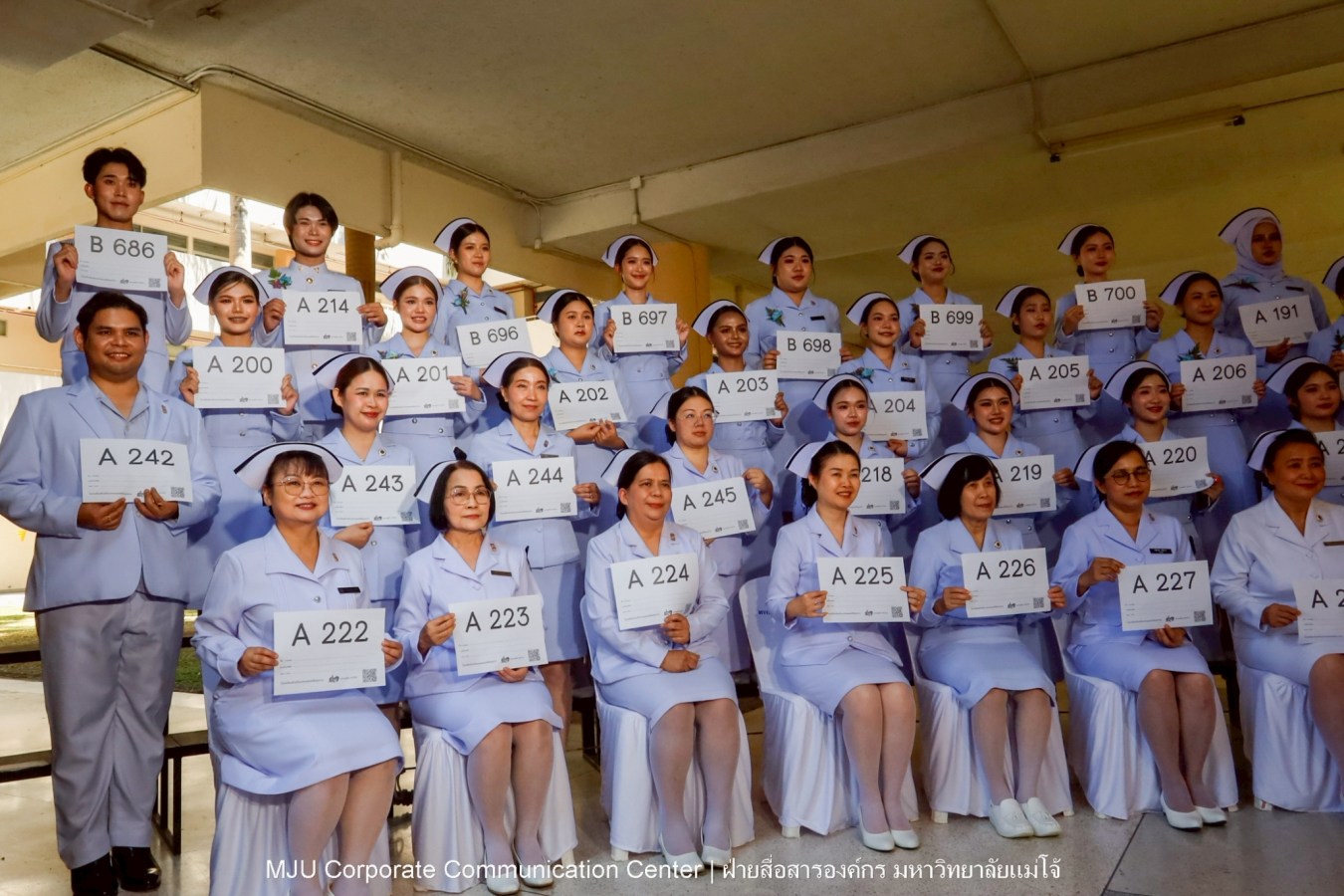 พยาบาลแม่โจ้ รุ่น 1 ประดับแถบหมวก-รับเข็มวิทยฐานะ พร้อมก้าวสู่พยาบาลวิชาชีพอย่างเป็นทางการ