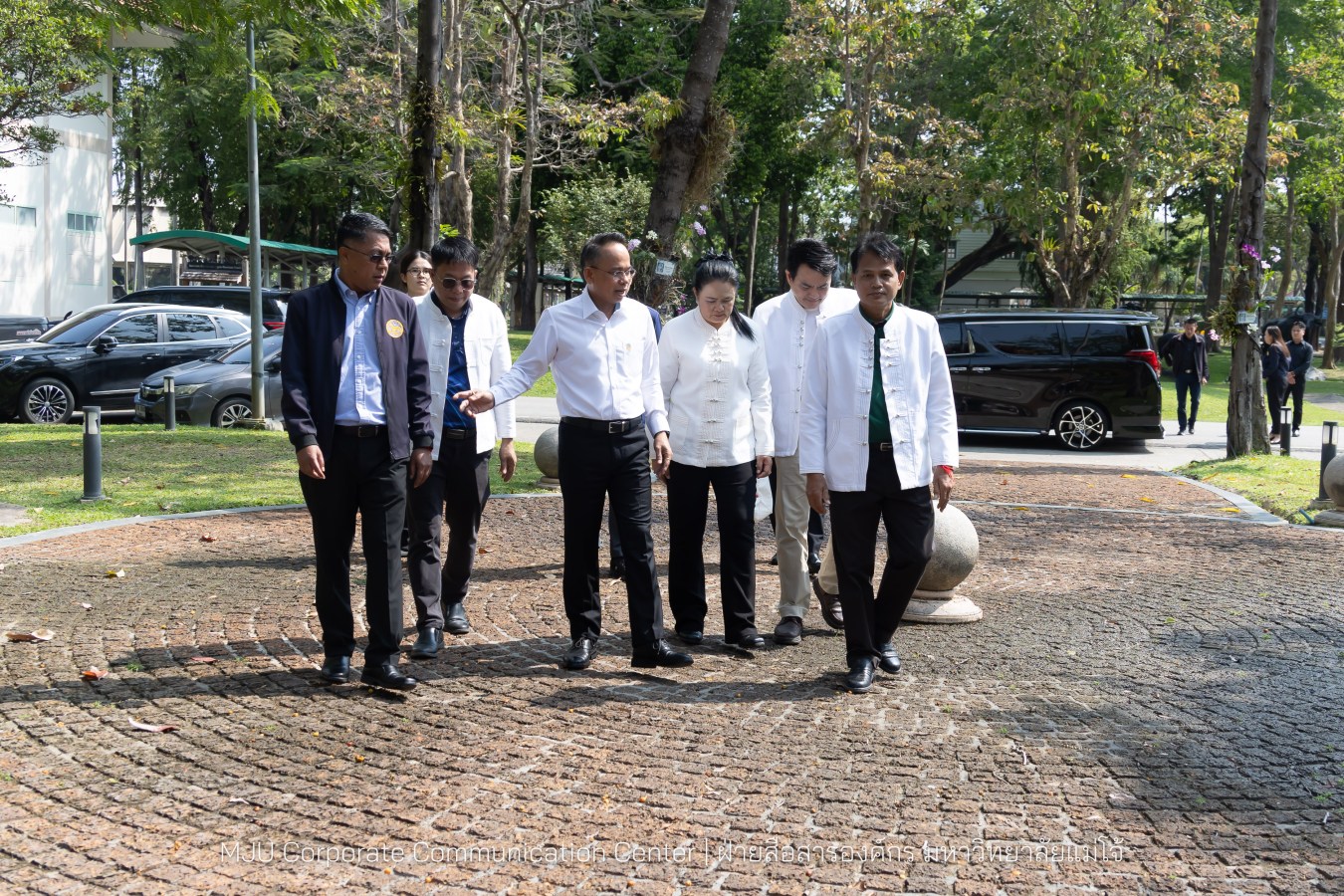 รองปลัดกระทรวงมหาดไทย สักการะสิ่งศักดิ์ ม.แม่โจ้