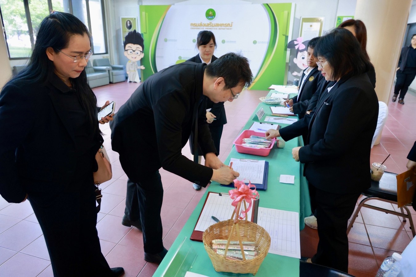 พิธีลงนามบันทึกข้อตกลง (MOU) ว่าด้วยความร่วมมือด้านการเข้าศึกษาต่อระดับปริญญาตรีของบุตร-หลานสมาชิกสหกรณ์ผู้เลี้ยงโคนม