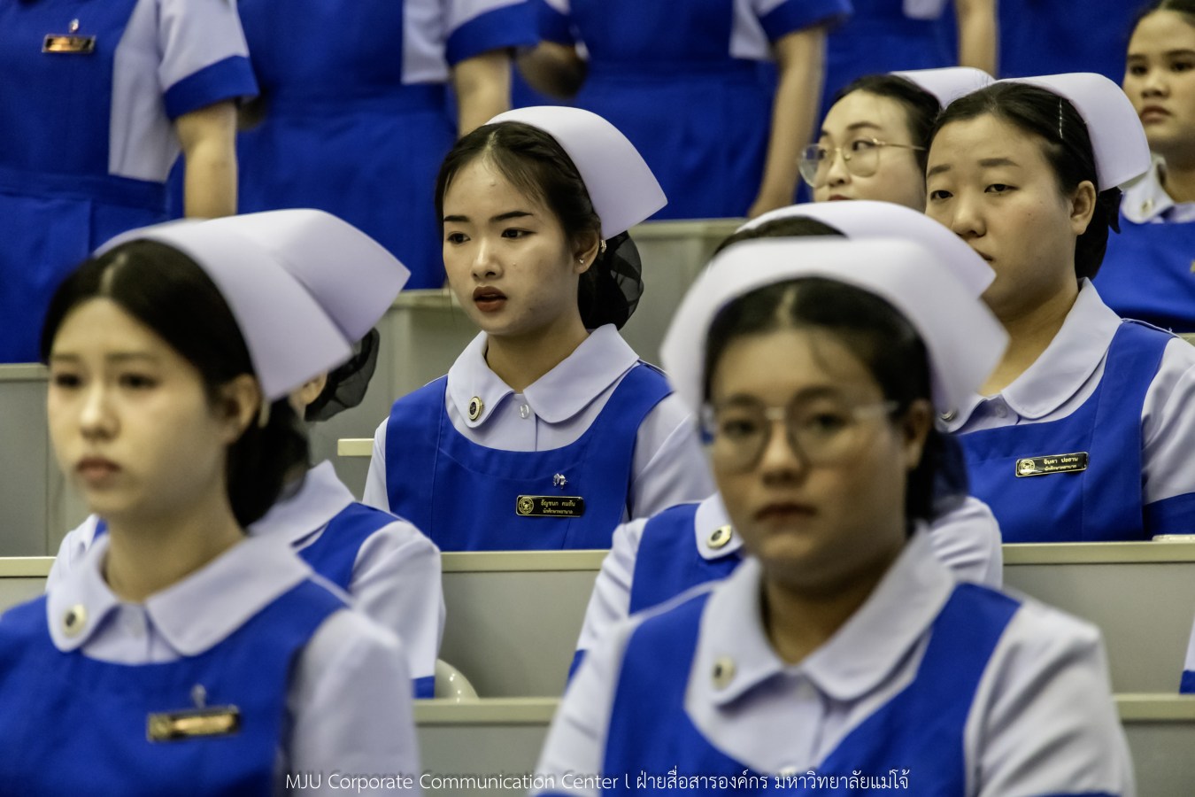 พยาบาลแม่โจ้ รุ่นที่ 3  รับหมวก เข็มเลื่อนชั้นปี และตะเกียงไนติงเกล เตรียมพร้อมออกฝึกปฏิบัติการจริงในสถานพยาบาล