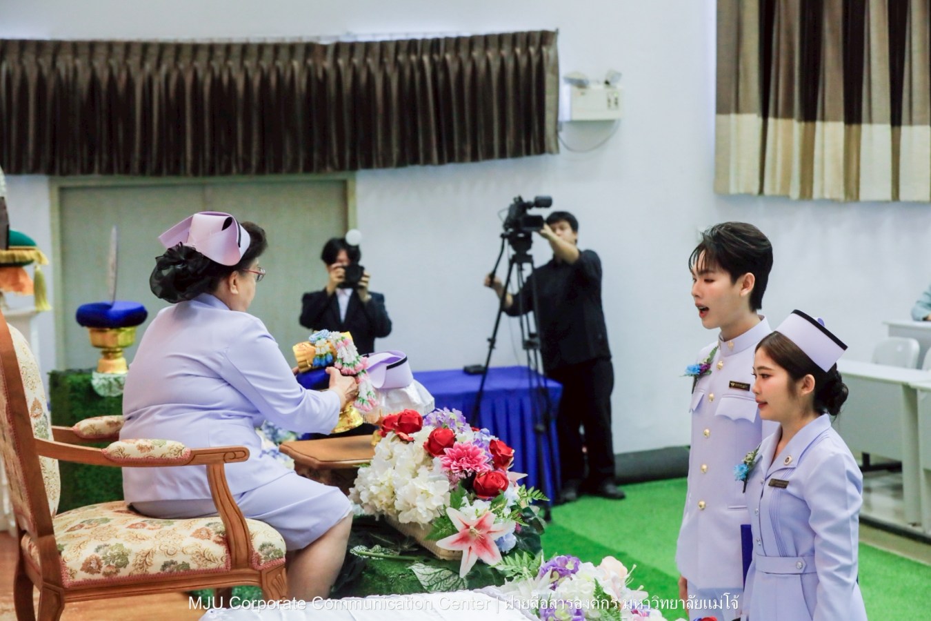 พยาบาลแม่โจ้ รุ่น 1 ประดับแถบหมวก-รับเข็มวิทยฐานะ พร้อมก้าวสู่พยาบาลวิชาชีพอย่างเป็นทางการ