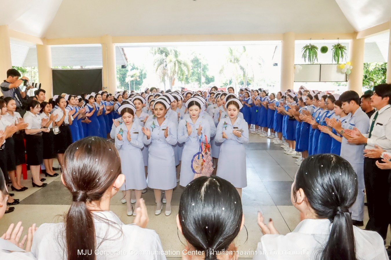 พยาบาลแม่โจ้ รุ่น 1 ประดับแถบหมวก-รับเข็มวิทยฐานะ พร้อมก้าวสู่พยาบาลวิชาชีพอย่างเป็นทางการ