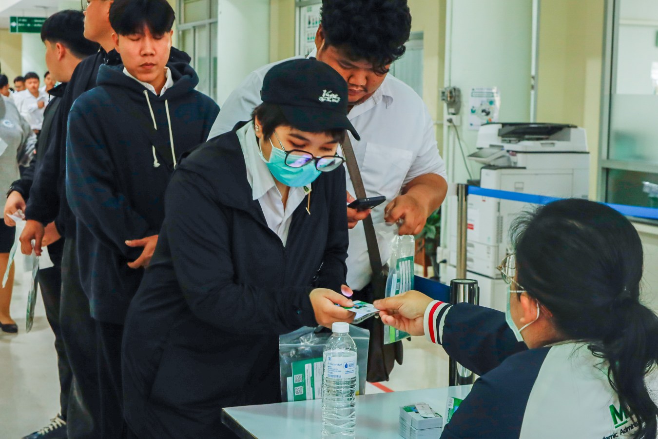 Congratulations    บรรยากาศ      บัณฑิตแม่โจ้ รายงานตัวเตรียมเข้าพิธีพระราชทานปริญญาบัตร ครั้งที่ 48