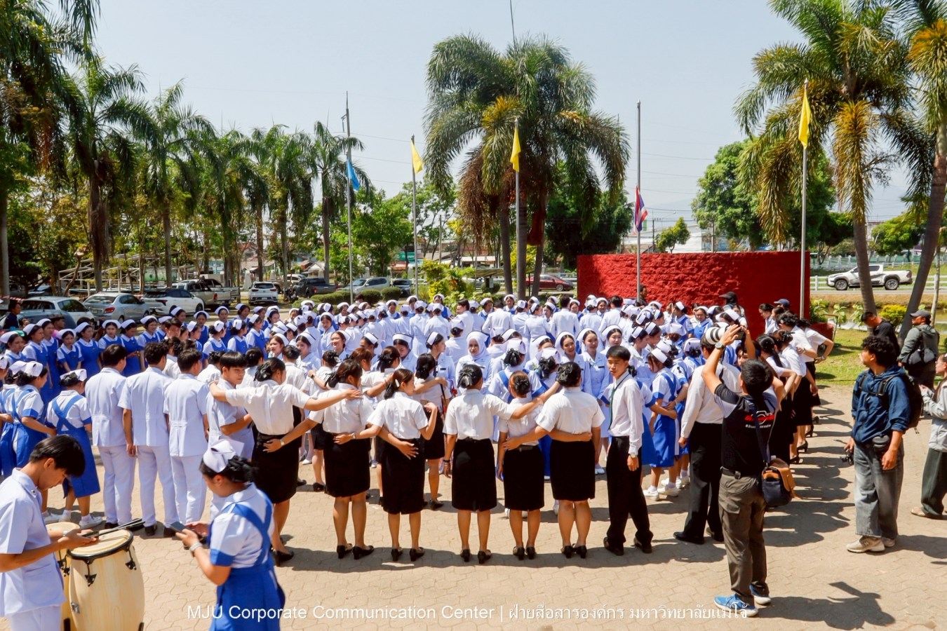 พยาบาลแม่โจ้ รุ่น 1 ประดับแถบหมวก-รับเข็มวิทยฐานะ พร้อมก้าวสู่พยาบาลวิชาชีพอย่างเป็นทางการ