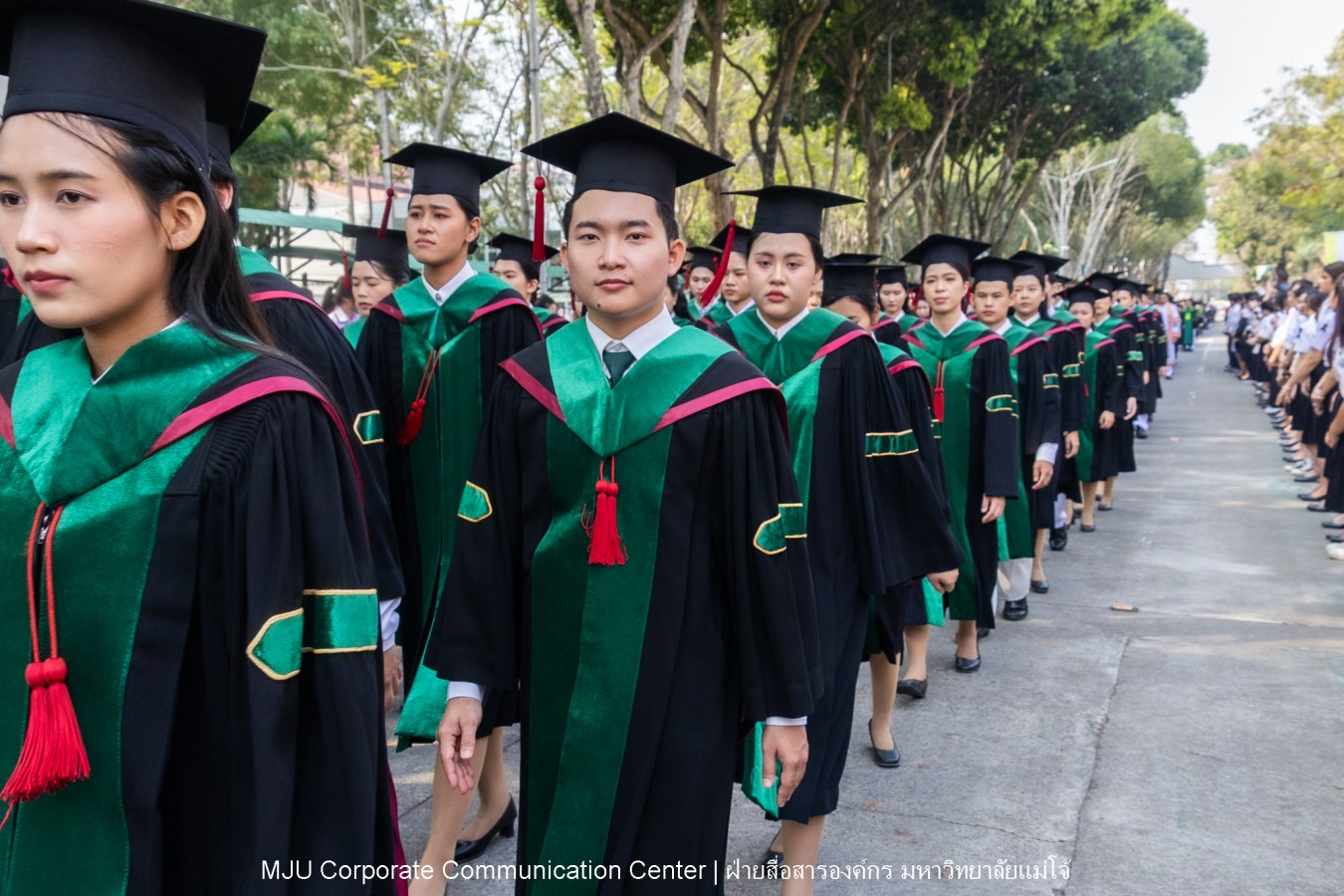 บรรยากาศ พิธีพระราชทานปริญญาบัตร มหาวิทยาลัยแม่โจ้ ประจำปีการศึกษา2567-2568 ครั้งที่ 48  ในวันที่ 19 กุมภาพันธ์ พ.ศ.2569 ณ ศูนย์กีฬาเฉลิมพระเกียรติ มหาวิทยาลัยแม่โจ้
