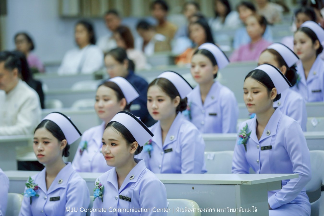 พยาบาลแม่โจ้ รุ่น 1 ประดับแถบหมวก-รับเข็มวิทยฐานะ พร้อมก้าวสู่พยาบาลวิชาชีพอย่างเป็นทางการ