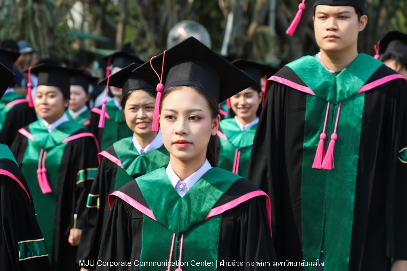 บรรยากาศ พิธีพระราชทานปริญญาบัตร มหาวิทยาลัยแม่โจ้ ประจำปีการศึกษา2567-2568 ครั้งที่ 48  ในวันที่ 19 กุมภาพันธ์ พ.ศ.2569 ณ ศูนย์กีฬาเฉลิมพระเกียรติ มหาวิทยาลัยแม่โจ้