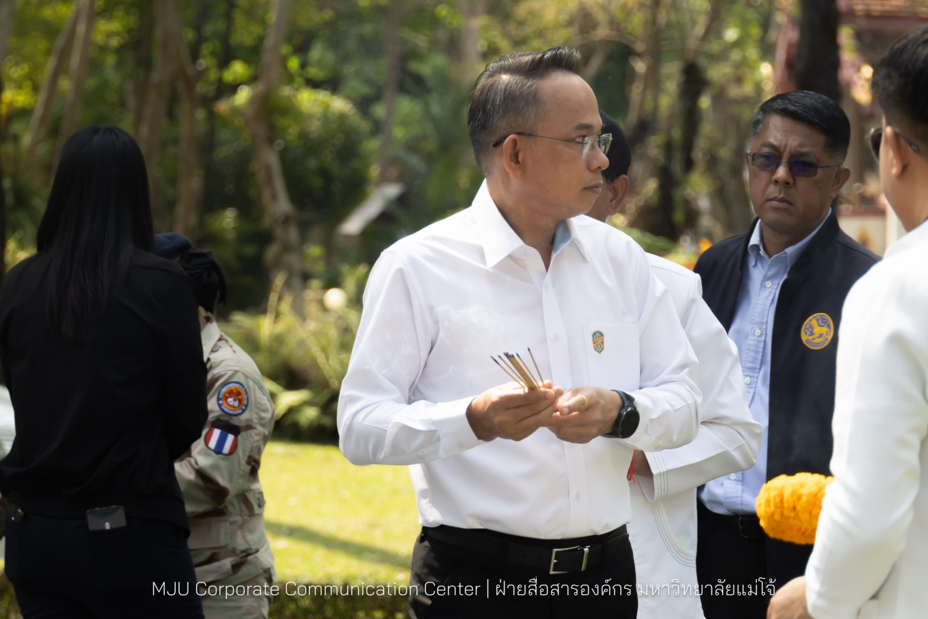 รองปลัดกระทรวงมหาดไทย สักการะสิ่งศักดิ์ ม.แม่โจ้