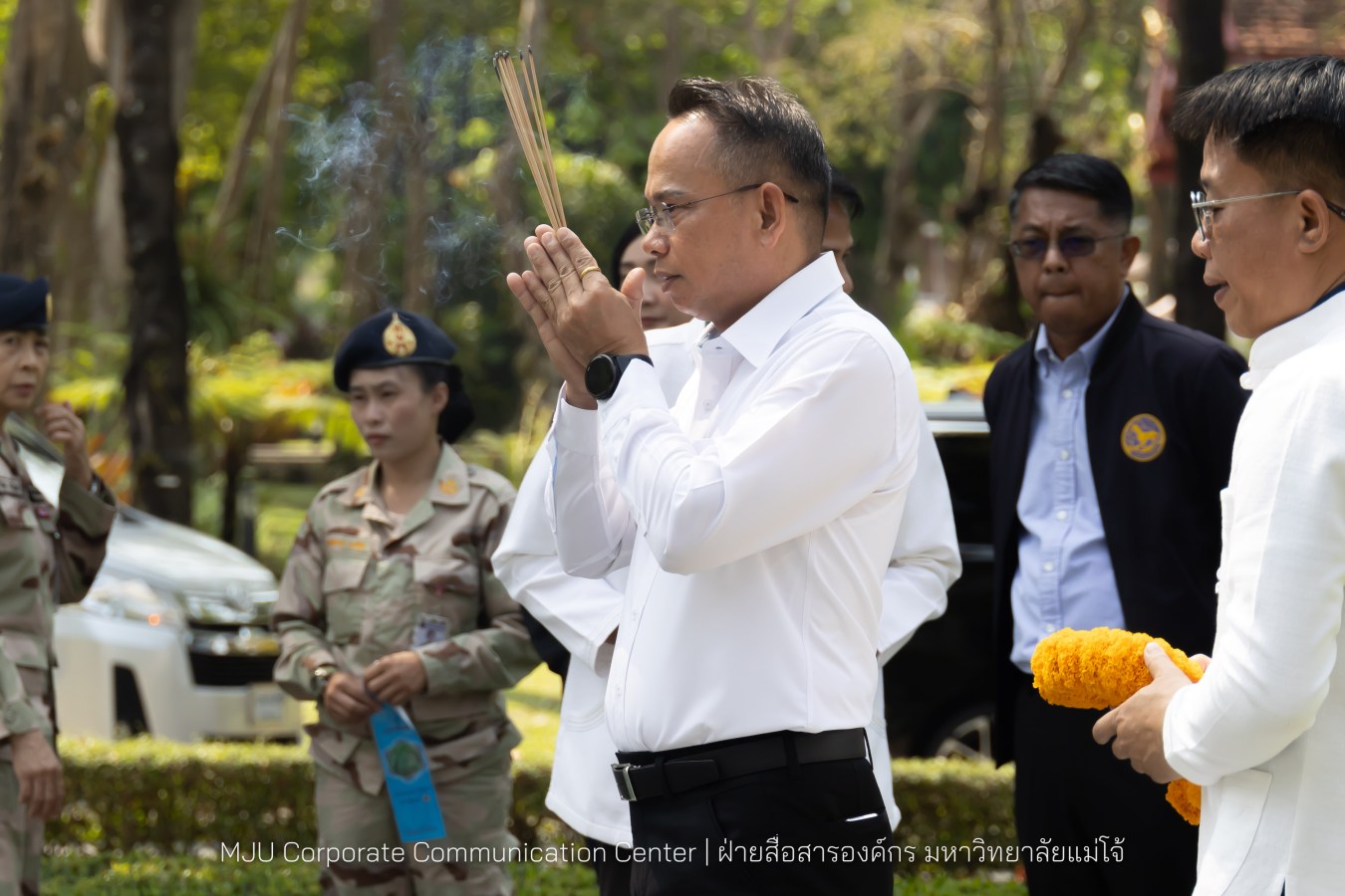 รองปลัดกระทรวงมหาดไทย สักการะสิ่งศักดิ์ ม.แม่โจ้
