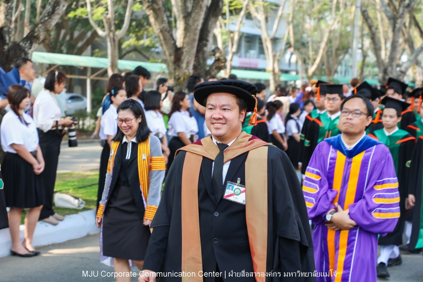บรรยากาศ พิธีพระราชทานปริญญาบัตร มหาวิทยาลัยแม่โจ้ ประจำปีการศึกษา2567-2568 ครั้งที่ 48  ในวันที่ 19 กุมภาพันธ์ พ.ศ.2569 ณ ศูนย์กีฬาเฉลิมพระเกียรติ มหาวิทยาลัยแม่โจ้