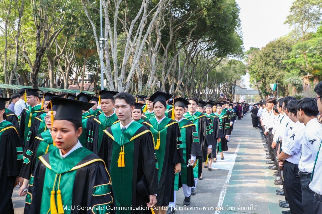 บรรยากาศ พิธีพระราชทานปริญญาบัตร มหาวิทยาลัยแม่โจ้ ประจำปีการศึกษา2567-2568 ครั้งที่ 48  ในวันที่ 19 กุมภาพันธ์ พ.ศ.2569 ณ ศูนย์กีฬาเฉลิมพระเกียรติ มหาวิทยาลัยแม่โจ้