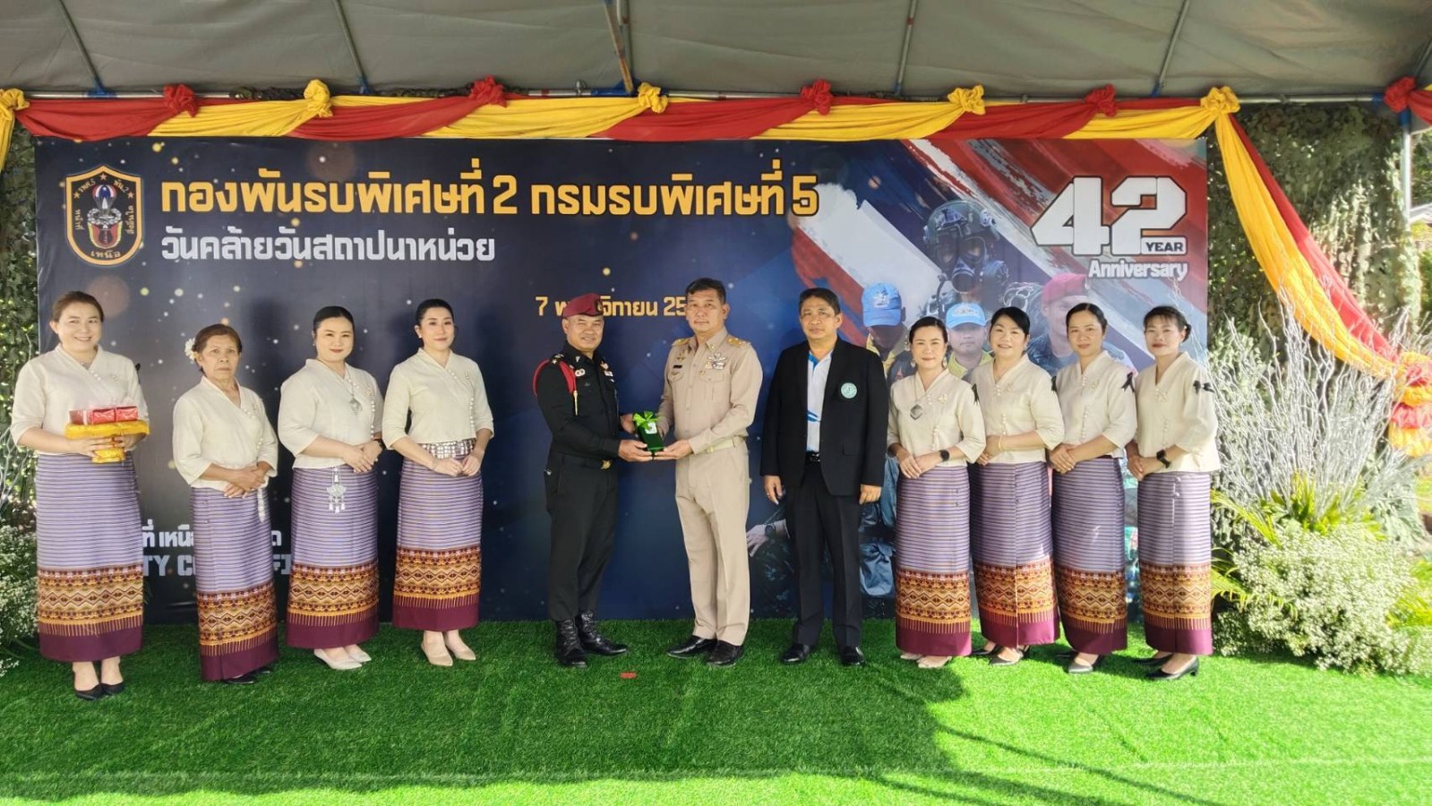 ม.แม่โจ้ ร่วมพิธีสถาปนาครบรอบปีที่ 42 กองพันรบพิเศษที่ 2 กรมรบพิเศษที่ 5 ค่ายขุนเณร