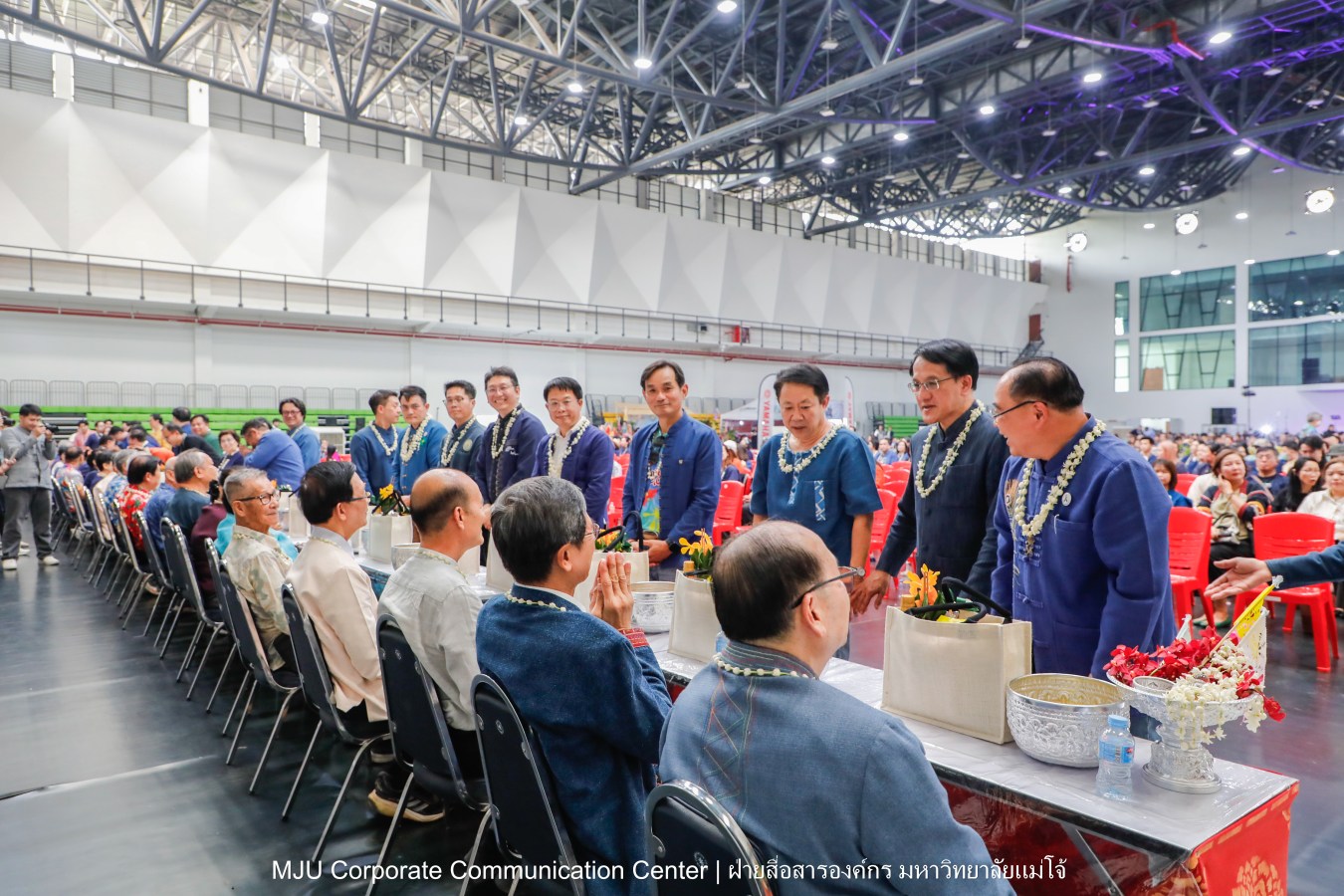 ชาวแม่โจ้ ร่วมพิธีดำหัวผู้อาวุโสและอธิการบดี ประจำปี 2569  สืบสานป๋าเวณี ปี๋ใหม่เมือง