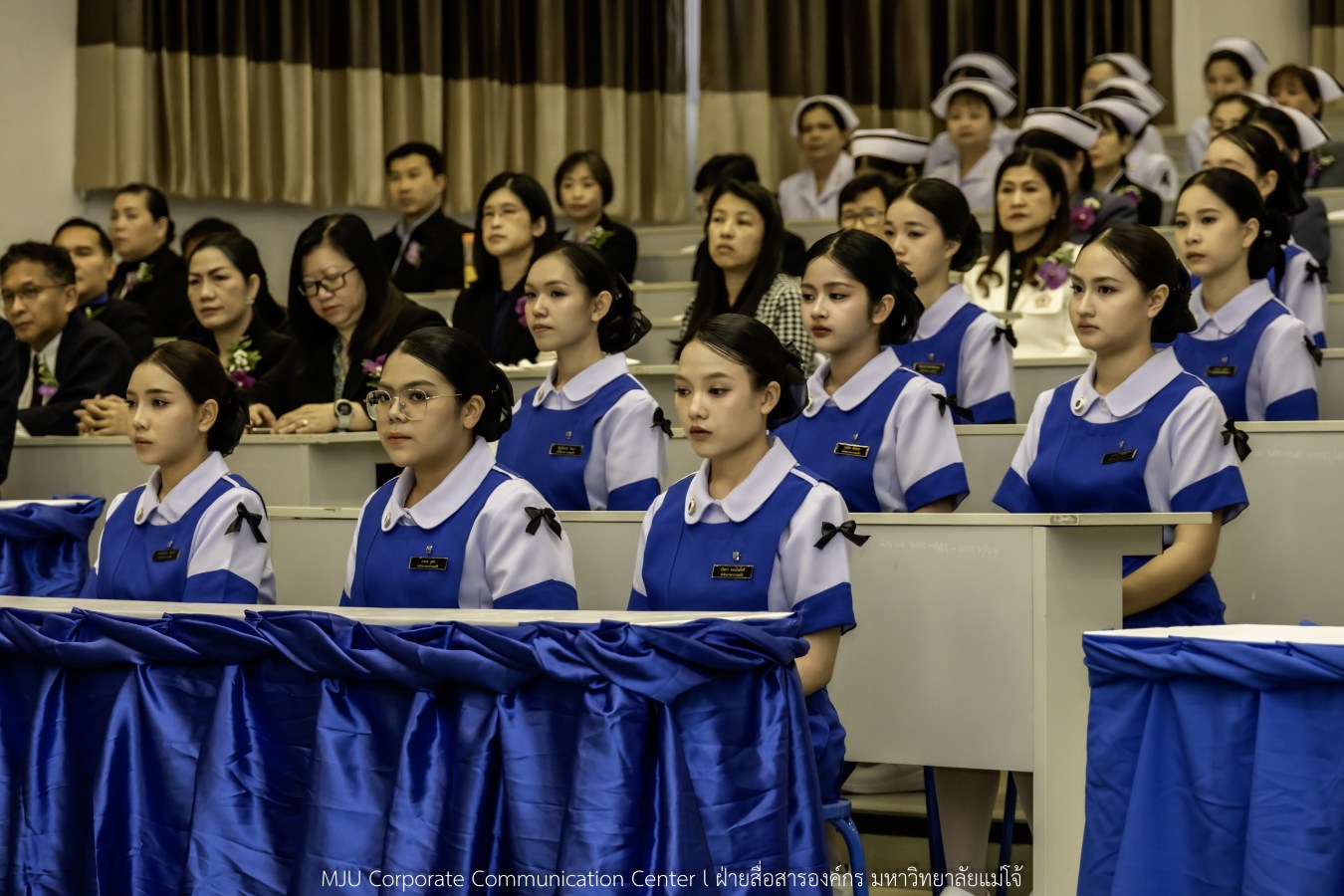 พยาบาลแม่โจ้ รุ่นที่ 3  รับหมวก เข็มเลื่อนชั้นปี และตะเกียงไนติงเกล เตรียมพร้อมออกฝึกปฏิบัติการจริงในสถานพยาบาล