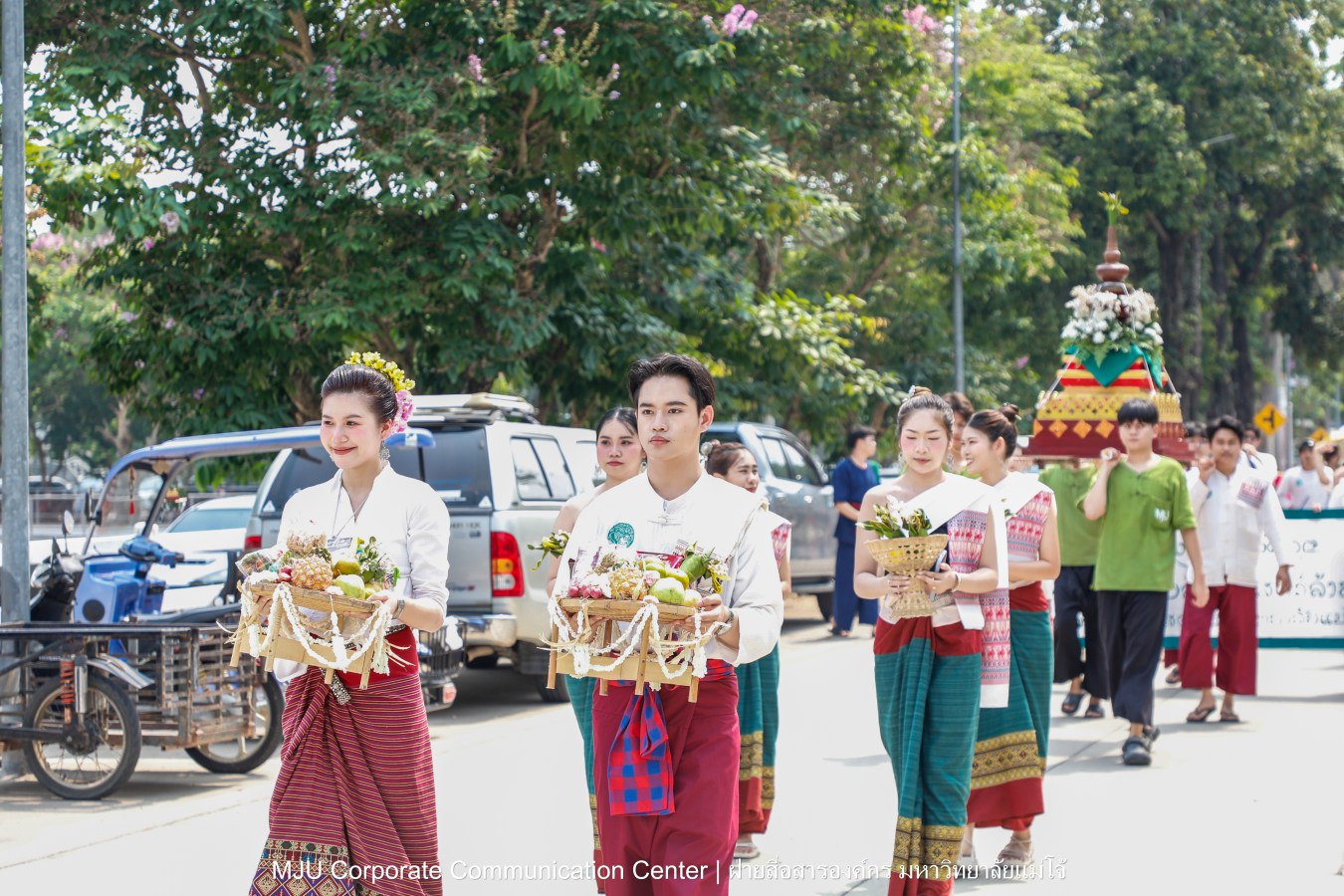 ชาวแม่โจ้ ร่วมพิธีดำหัวผู้อาวุโสและอธิการบดี ประจำปี 2569  สืบสานป๋าเวณี ปี๋ใหม่เมือง