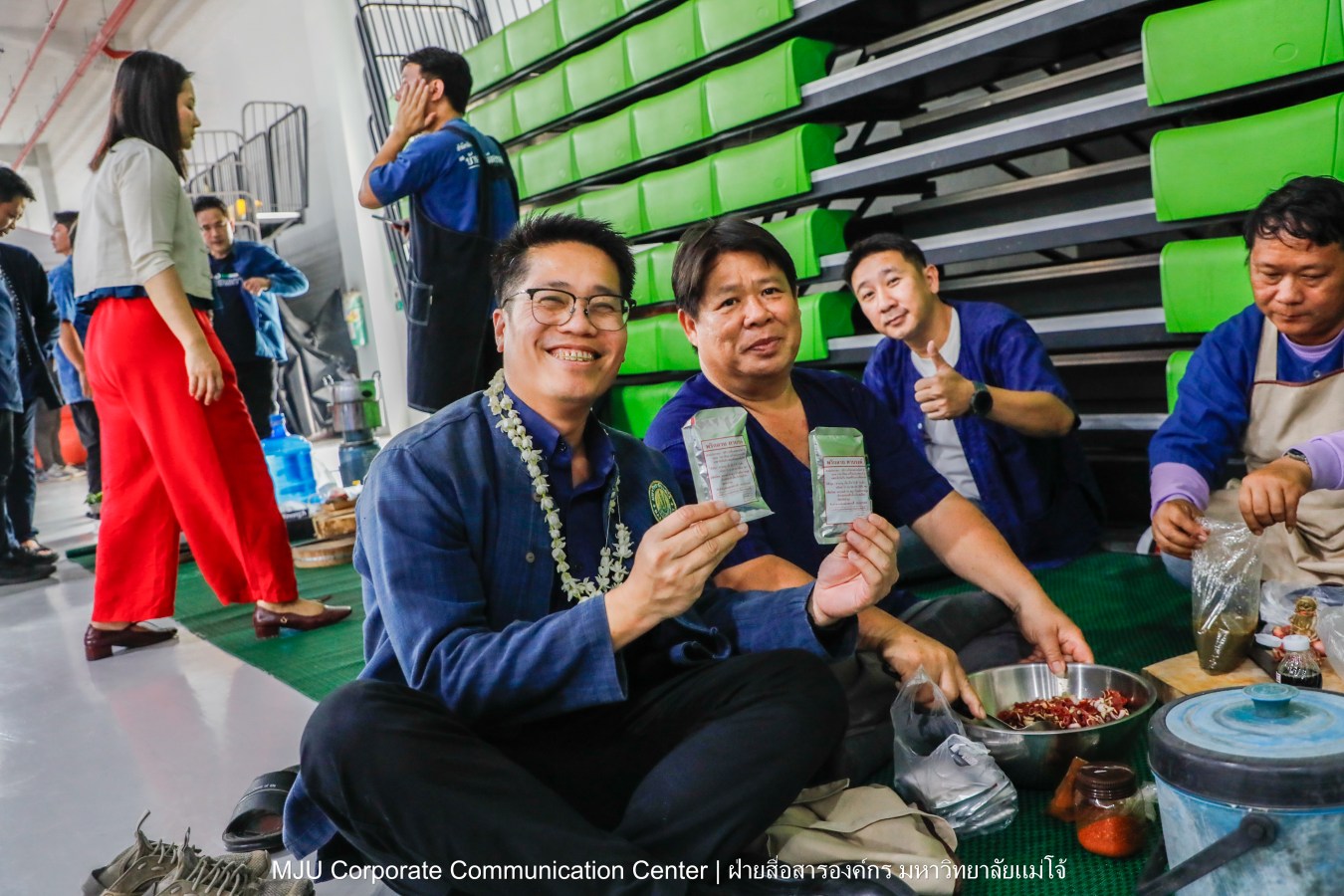 ชาวแม่โจ้ ร่วมพิธีดำหัวผู้อาวุโสและอธิการบดี ประจำปี 2569  สืบสานป๋าเวณี ปี๋ใหม่เมือง