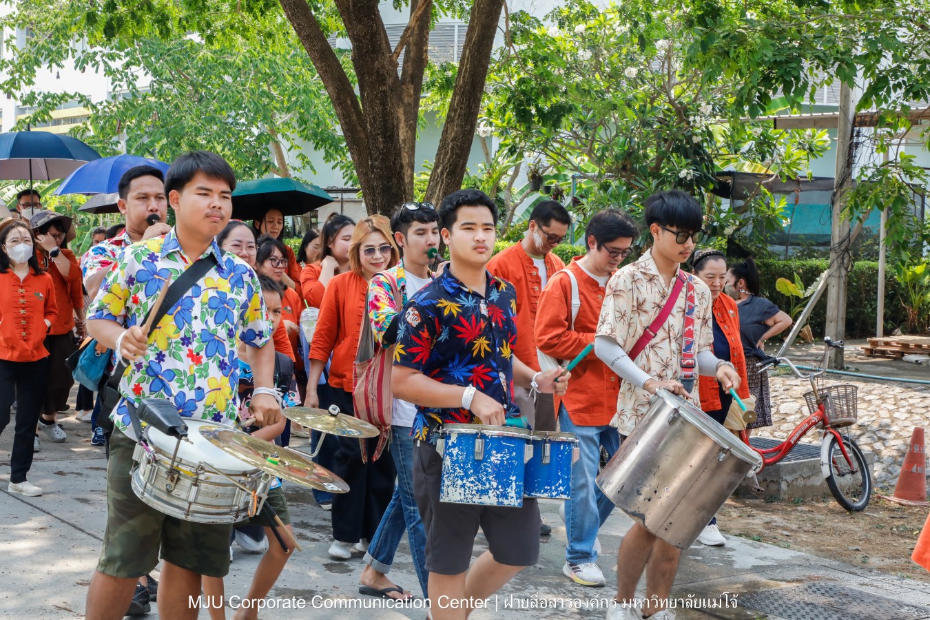 ชาวแม่โจ้ ร่วมพิธีดำหัวผู้อาวุโสและอธิการบดี ประจำปี 2569  สืบสานป๋าเวณี ปี๋ใหม่เมือง