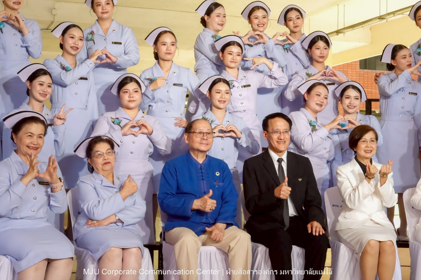 พยาบาลแม่โจ้ รุ่น 1 ประดับแถบหมวก-รับเข็มวิทยฐานะ พร้อมก้าวสู่พยาบาลวิชาชีพอย่างเป็นทางการ