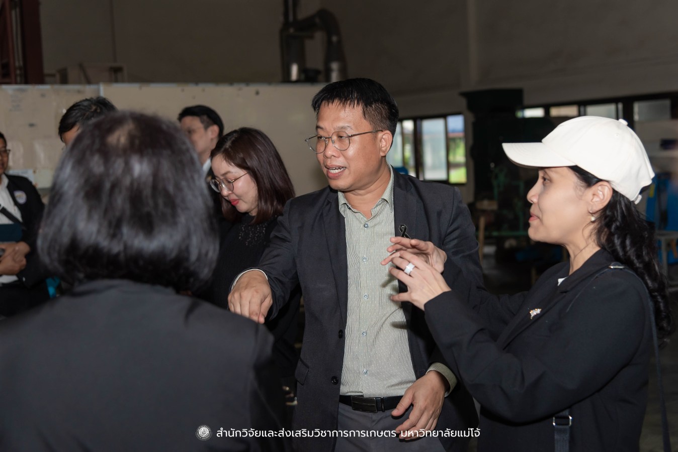 มหาวิทยาลัยแม่โจ้ ต้อนรับคณะผู้บริหารของสำนักงานเลขาธิการวุฒิสภา ในโครงการติดตามผลการนำผลงานวิจัยไปใช้ประโยชน์ในกระบวนการนิติบัญญัติ