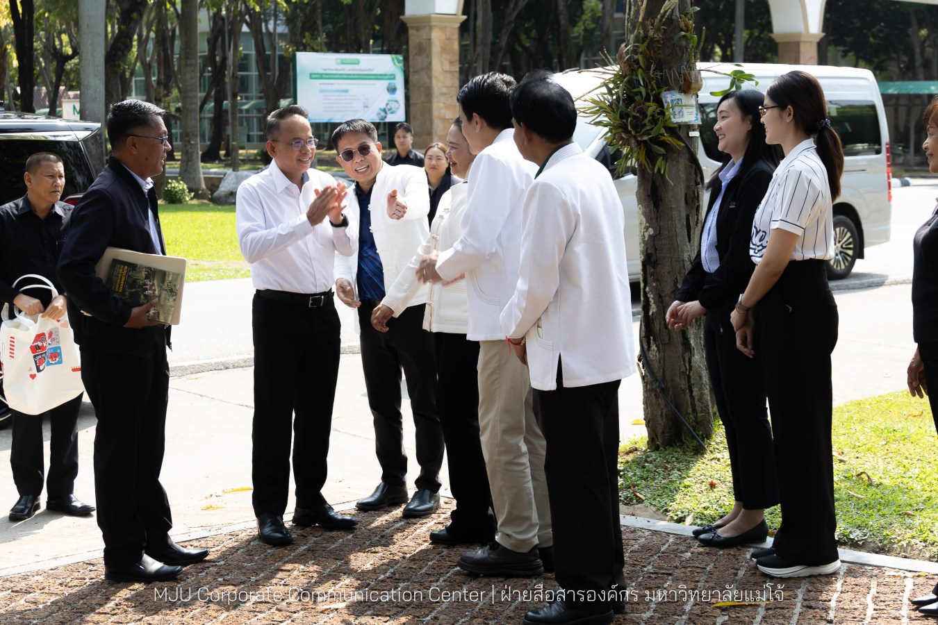 รองปลัดกระทรวงมหาดไทย สักการะสิ่งศักดิ์ ม.แม่โจ้