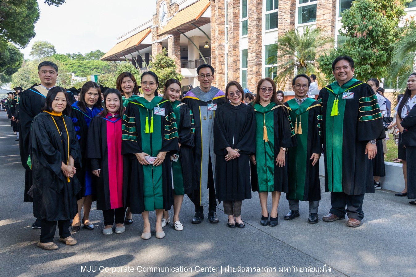 บรรยากาศ พิธีพระราชทานปริญญาบัตร มหาวิทยาลัยแม่โจ้ ประจำปีการศึกษา2567-2568 ครั้งที่ 48  ในวันที่ 19 กุมภาพันธ์ พ.ศ.2569 ณ ศูนย์กีฬาเฉลิมพระเกียรติ มหาวิทยาลัยแม่โจ้