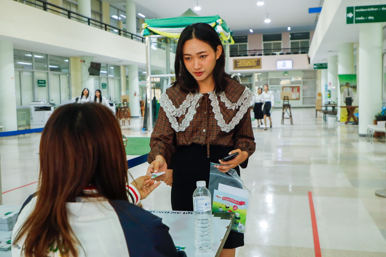 Congratulations    บรรยากาศ      บัณฑิตแม่โจ้ รายงานตัวเตรียมเข้าพิธีพระราชทานปริญญาบัตร ครั้งที่ 48
