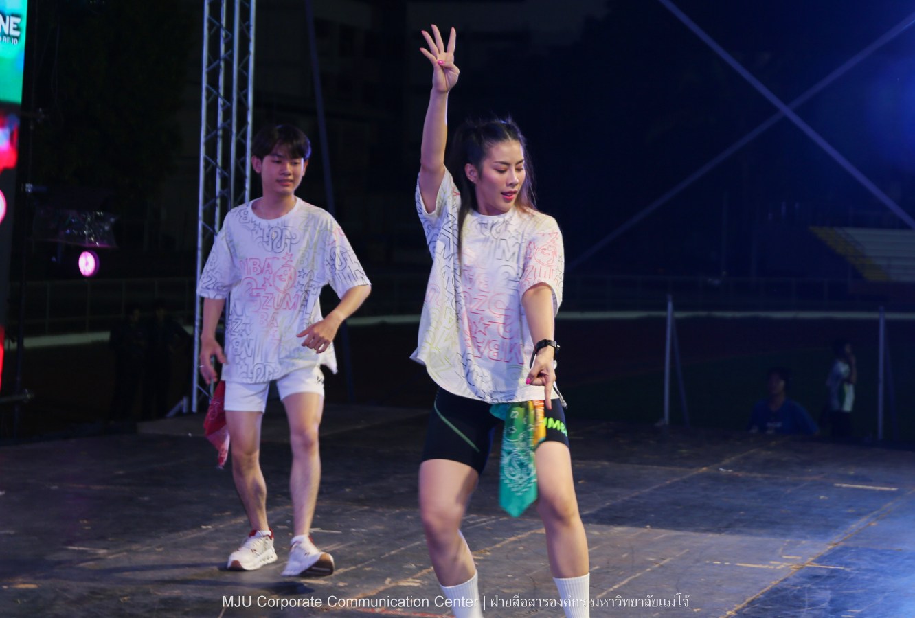 10 กิโลแห่งรอยยิ้ม ประเพณี เดินวิ่ง แม่โจ้ – สันทราย  ชาวสันทราย รุ่นพี่ ศิษย์เก่า  ร่วมต้อนรับอินทนิลช่อที่ 91 กว่า 6,200 คน อย่างอบอุ่น