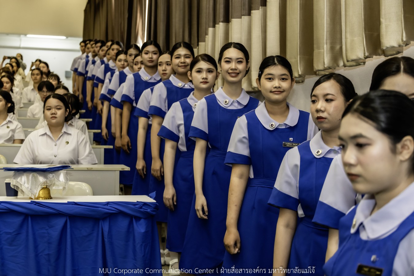 พยาบาลแม่โจ้ รุ่นที่ 3  รับหมวก เข็มเลื่อนชั้นปี และตะเกียงไนติงเกล เตรียมพร้อมออกฝึกปฏิบัติการจริงในสถานพยาบาล