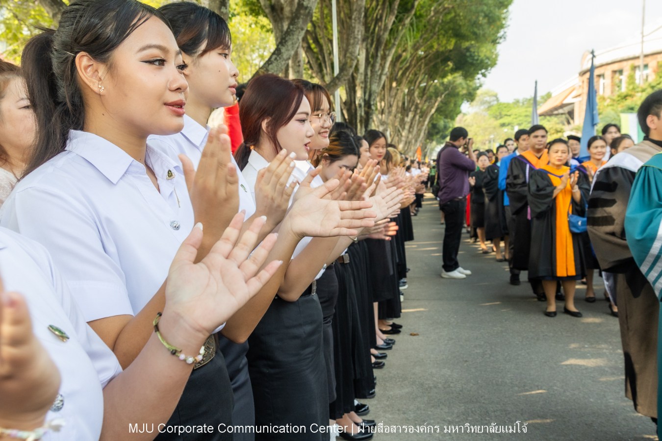 บรรยากาศ พิธีพระราชทานปริญญาบัตร มหาวิทยาลัยแม่โจ้ ประจำปีการศึกษา2567-2568 ครั้งที่ 48  ในวันที่ 19 กุมภาพันธ์ พ.ศ.2569 ณ ศูนย์กีฬาเฉลิมพระเกียรติ มหาวิทยาลัยแม่โจ้