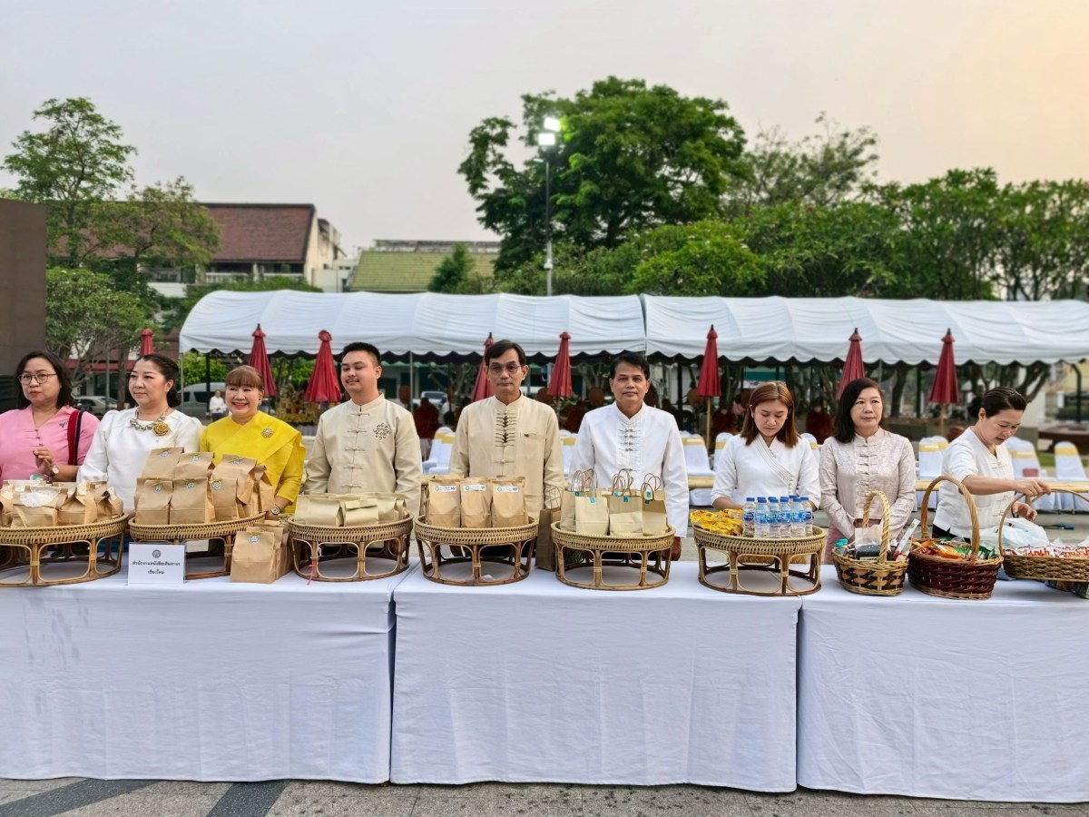 มหาวิทยาลัยแม่โจ้ ร่วมพิธีทำบุญตักบาตร ในงานสมโภช 730 ปี สถาปนาเมืองเชียงใหม่