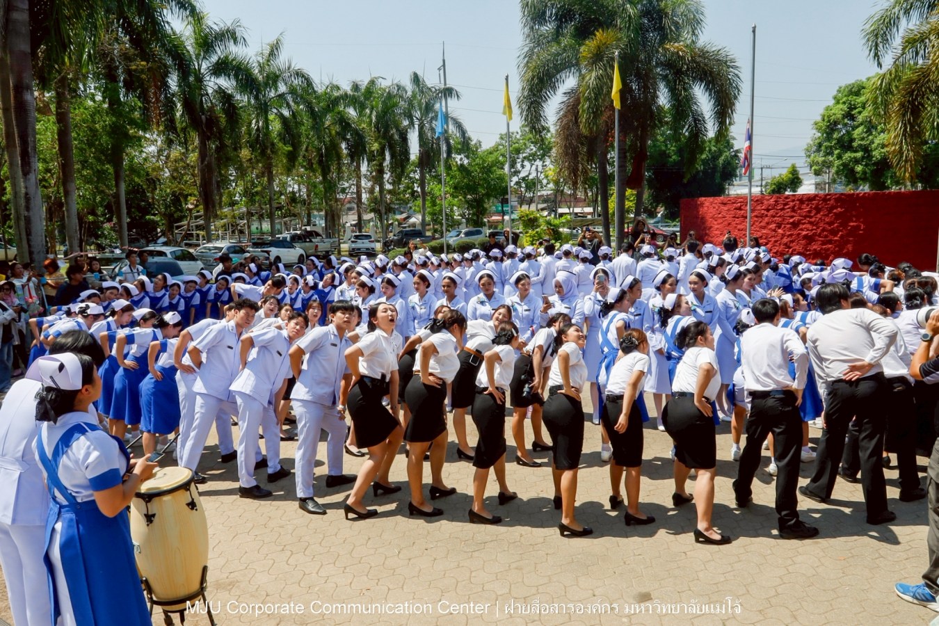 พยาบาลแม่โจ้ รุ่น 1 ประดับแถบหมวก-รับเข็มวิทยฐานะ พร้อมก้าวสู่พยาบาลวิชาชีพอย่างเป็นทางการ