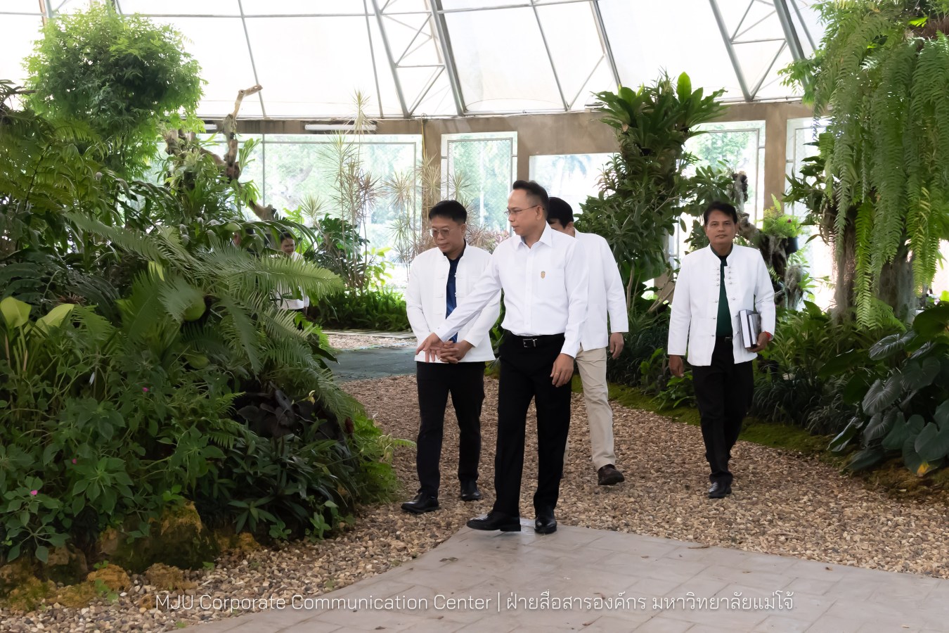 รองปลัดกระทรวงมหาดไทย สักการะสิ่งศักดิ์ ม.แม่โจ้