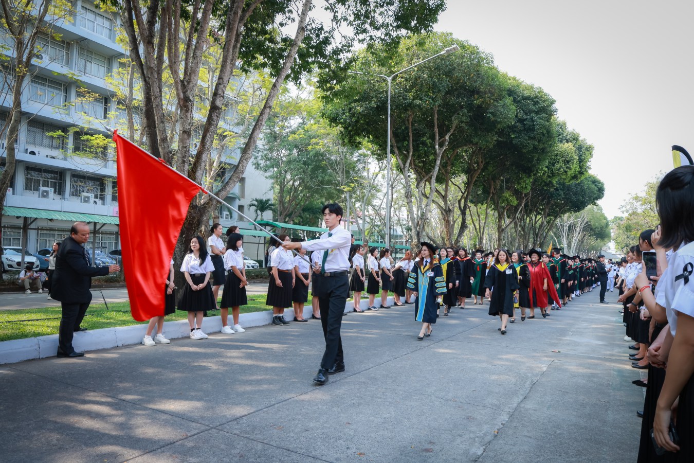 บรรยากาศ พิธีพระราชทานปริญญาบัตร มหาวิทยาลัยแม่โจ้ ประจำปีการศึกษา2567-2568 ครั้งที่ 48  ในวันที่ 19 กุมภาพันธ์ พ.ศ.2569 ณ ศูนย์กีฬาเฉลิมพระเกียรติ มหาวิทยาลัยแม่โจ้