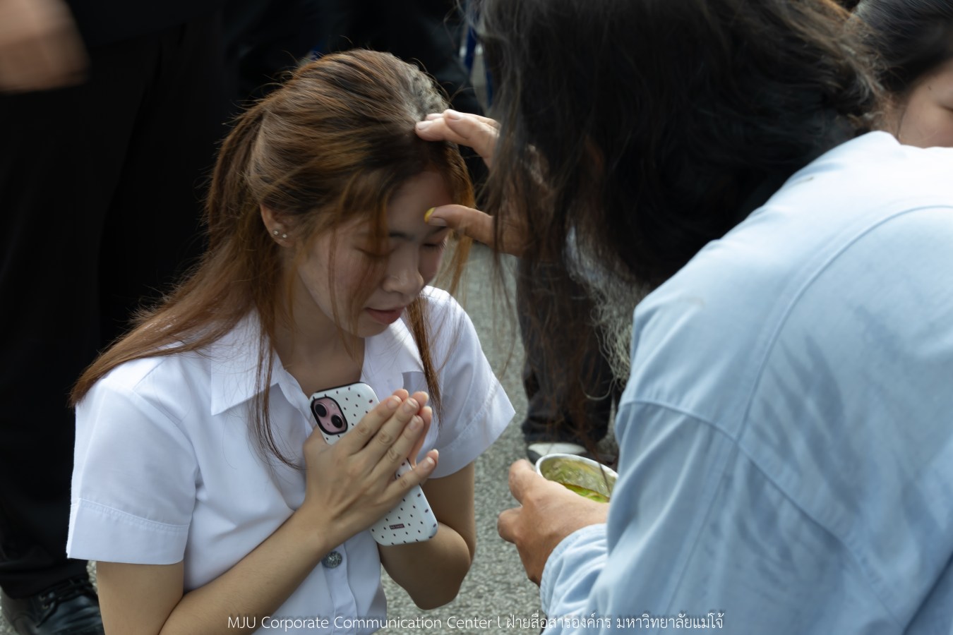 ม.แม่โจ้ เจิมหน้า-ผูกข้อมือ รับขวัญน้องใหม่ลูกแม่โจ้รุ่น 91