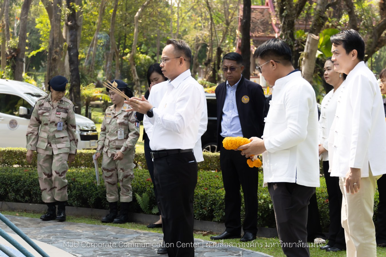 รองปลัดกระทรวงมหาดไทย สักการะสิ่งศักดิ์ ม.แม่โจ้