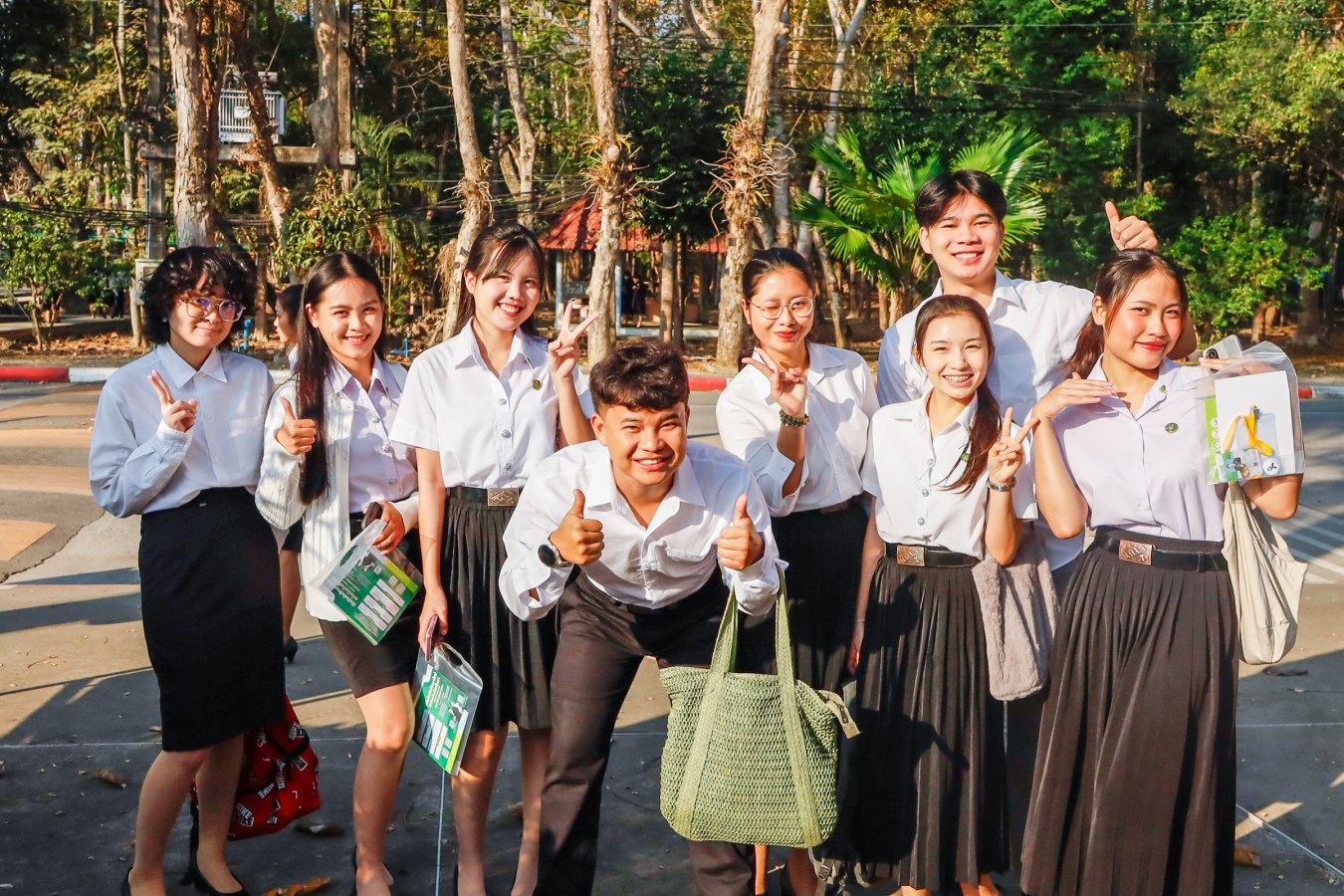 Congratulations    บรรยากาศ      บัณฑิตแม่โจ้ รายงานตัวเตรียมเข้าพิธีพระราชทานปริญญาบัตร ครั้งที่ 48