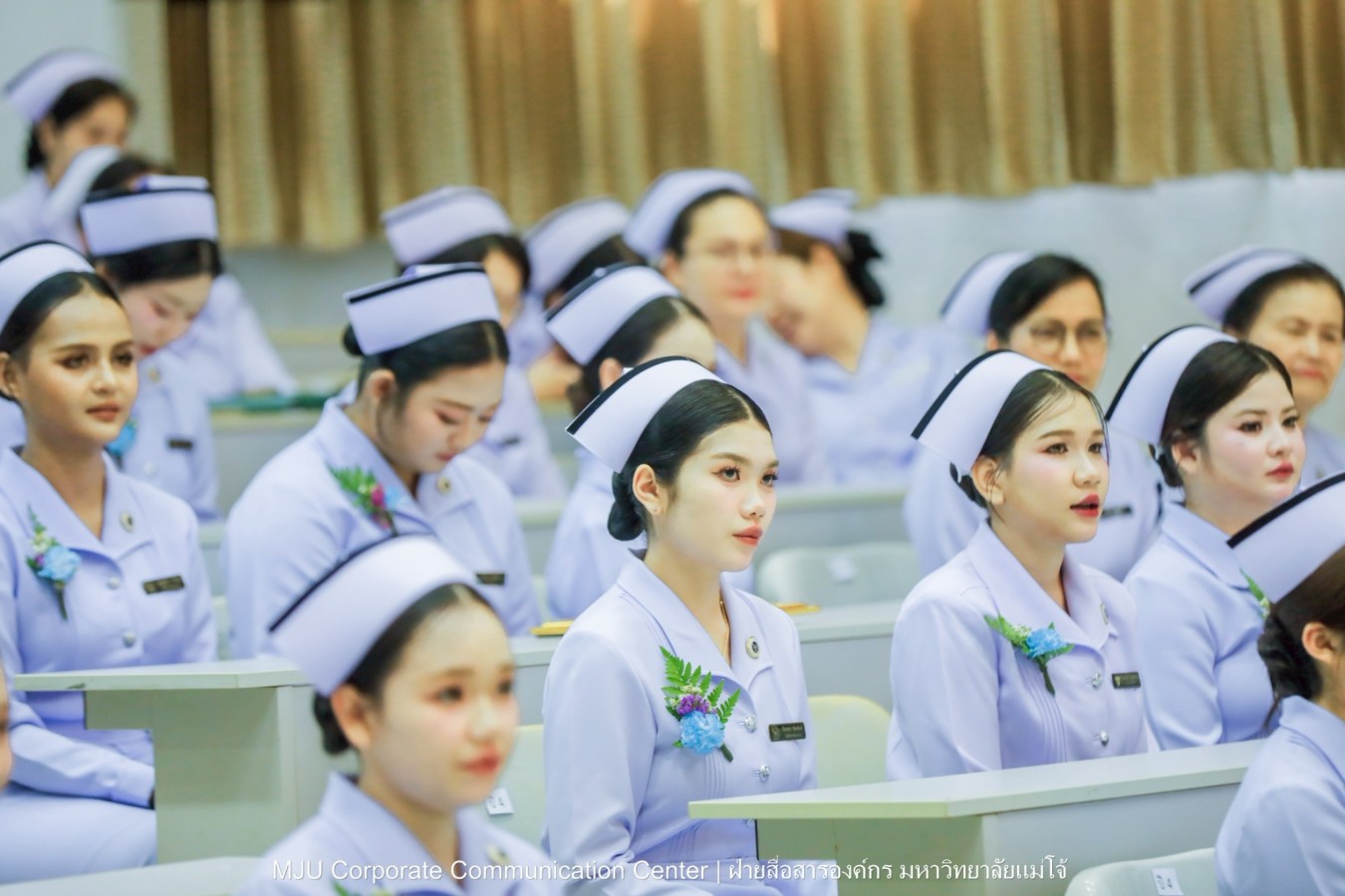 พยาบาลแม่โจ้ รุ่น 1 ประดับแถบหมวก-รับเข็มวิทยฐานะ พร้อมก้าวสู่พยาบาลวิชาชีพอย่างเป็นทางการ