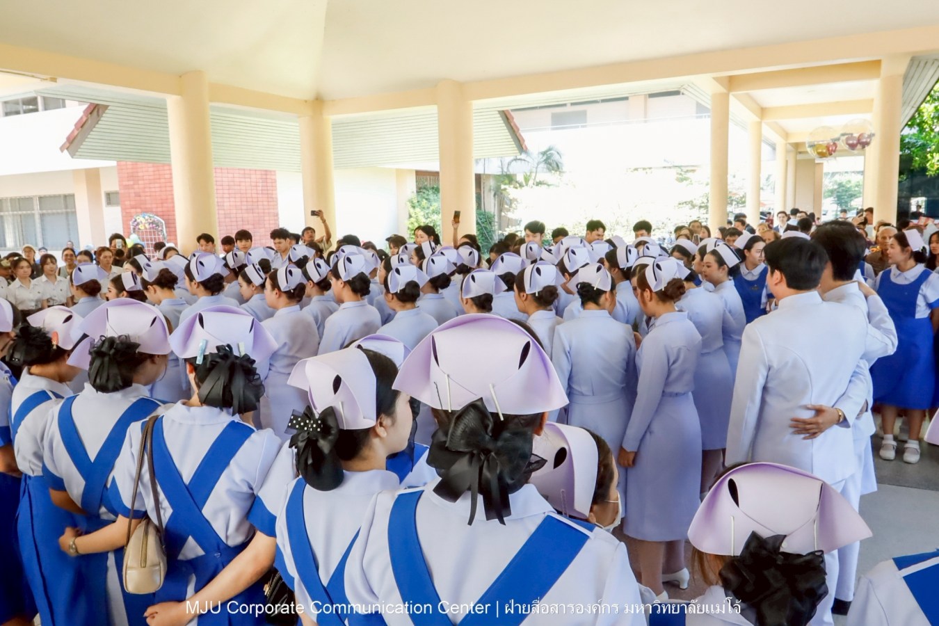 พยาบาลแม่โจ้ รุ่น 1 ประดับแถบหมวก-รับเข็มวิทยฐานะ พร้อมก้าวสู่พยาบาลวิชาชีพอย่างเป็นทางการ