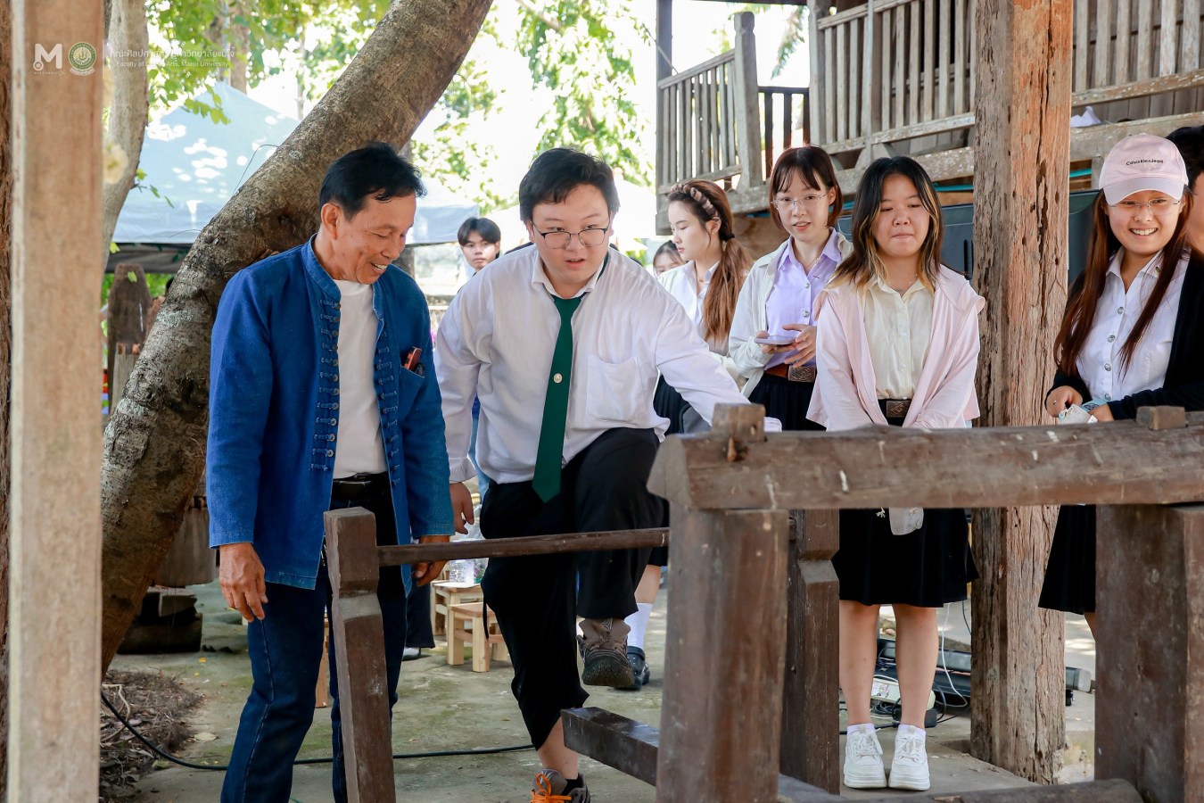 คณะศิลปศาสตร์ ร่วมกับ อพ.สธ. และ กองส่งเสริมศิลปวัฒนธรรม ม.แม่โจ้ จัดกิจกรรม 