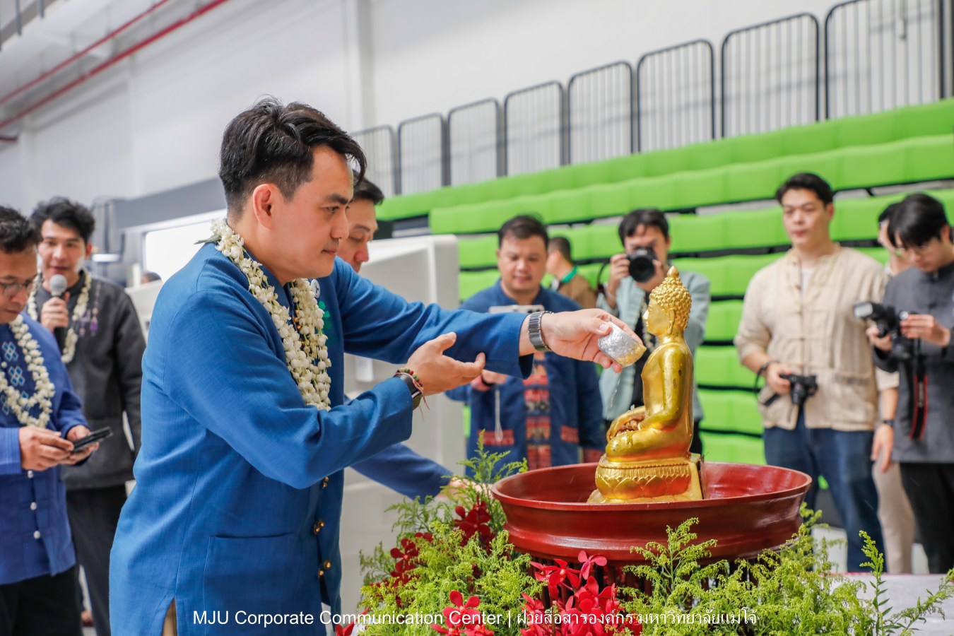 ชาวแม่โจ้ ร่วมพิธีดำหัวผู้อาวุโสและอธิการบดี ประจำปี 2569  สืบสานป๋าเวณี ปี๋ใหม่เมือง