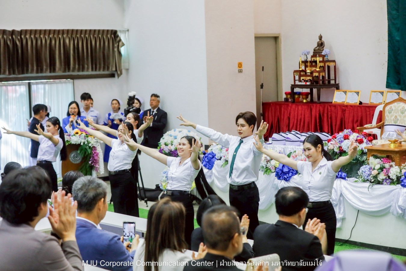 พยาบาลแม่โจ้ รุ่น 1 ประดับแถบหมวก-รับเข็มวิทยฐานะ พร้อมก้าวสู่พยาบาลวิชาชีพอย่างเป็นทางการ