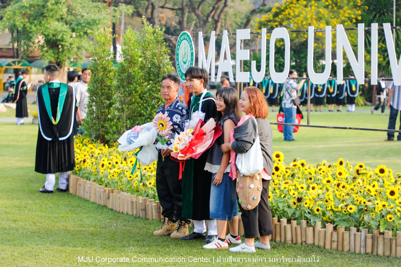 บรรยากาศ พิธีพระราชทานปริญญาบัตร มหาวิทยาลัยแม่โจ้ ประจำปีการศึกษา2567-2568 ครั้งที่ 48  ในวันที่ 19 กุมภาพันธ์ พ.ศ.2569 ณ ศูนย์กีฬาเฉลิมพระเกียรติ มหาวิทยาลัยแม่โจ้