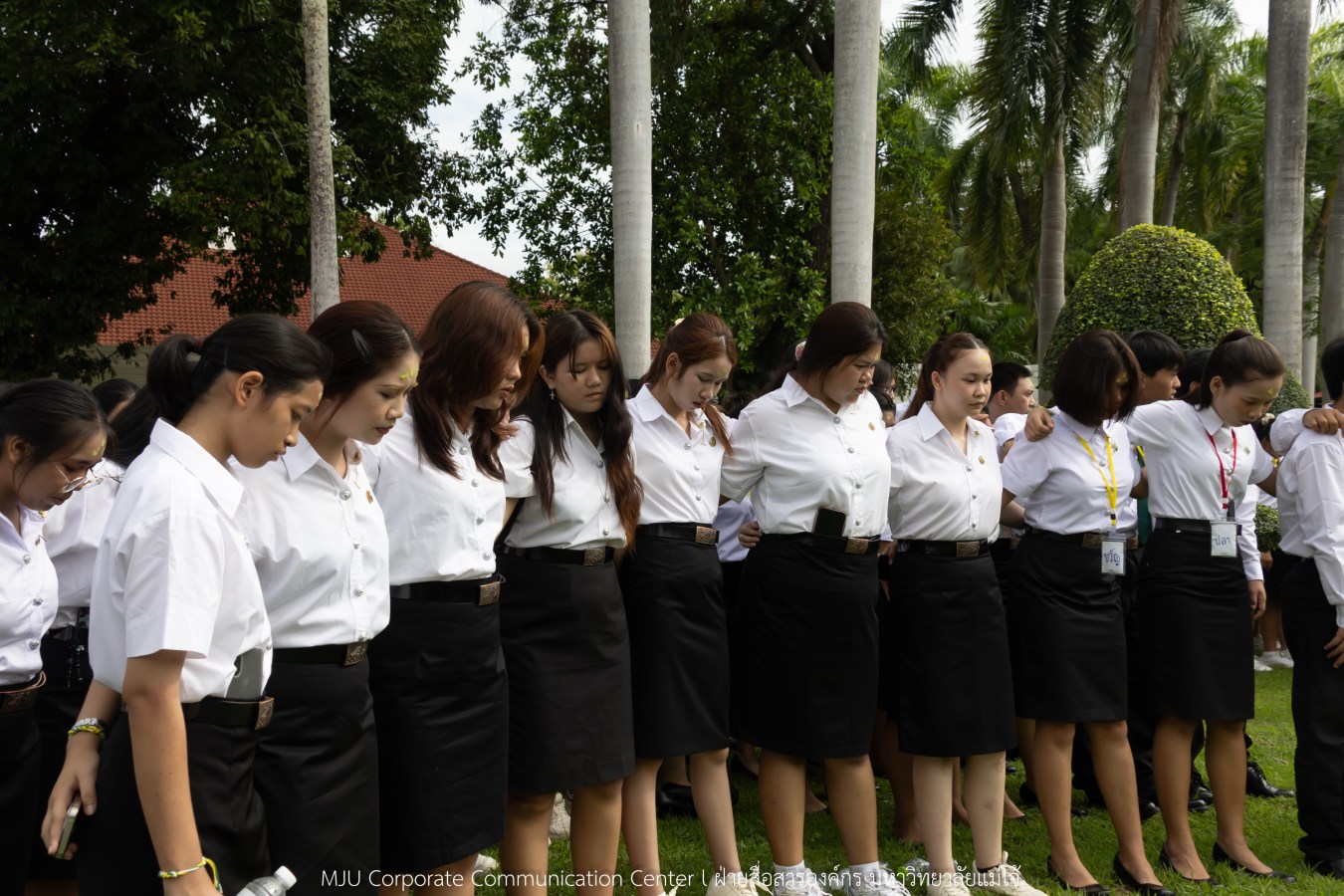 ม.แม่โจ้ เจิมหน้า-ผูกข้อมือ รับขวัญน้องใหม่ลูกแม่โจ้รุ่น 91