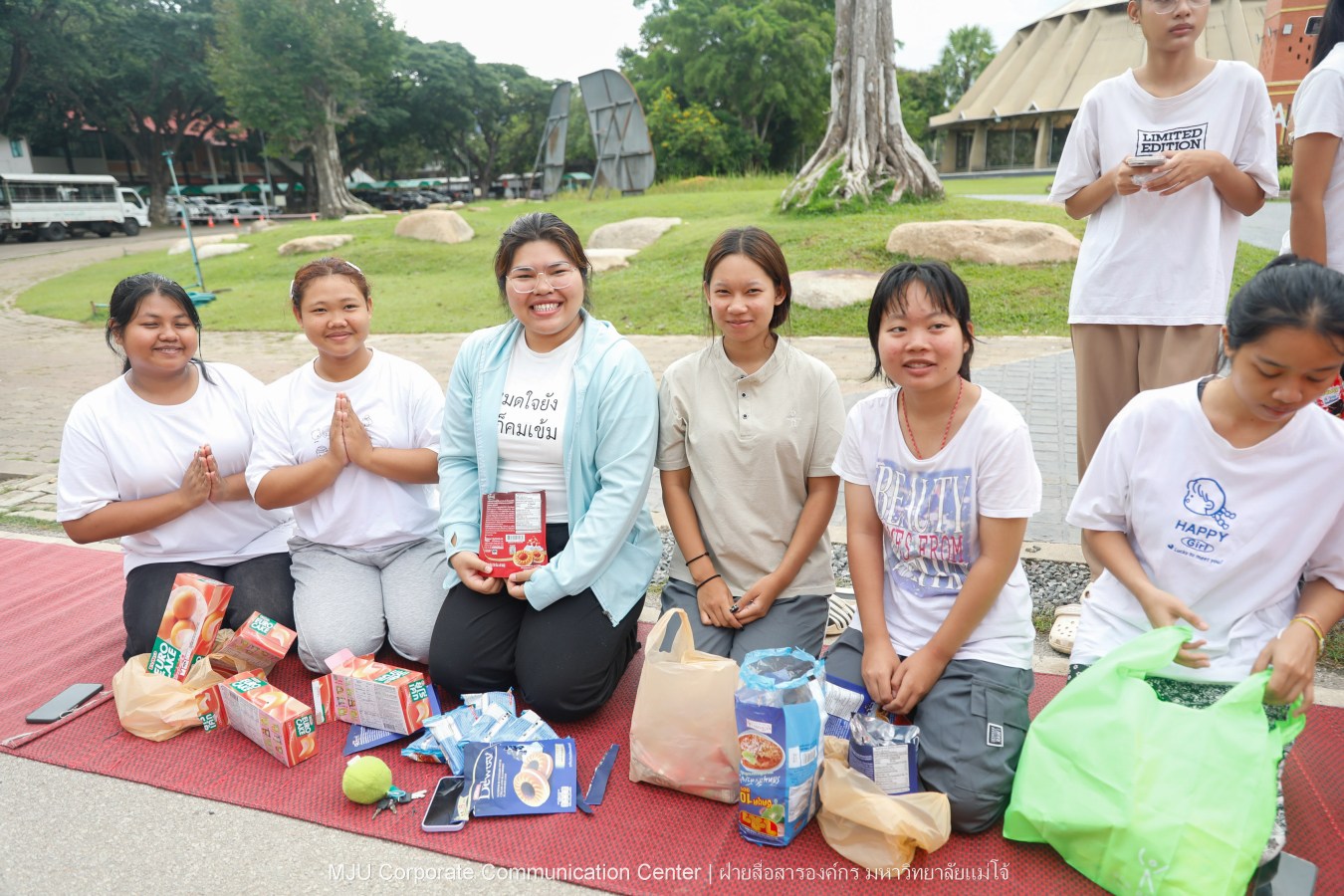 ม.แม่โจ้ จัด พิธีทำบุญตักบาตรถวายพระกุศลแด่สมเด็จพระเจ้าลูกเธอ เจ้าฟ้าพัชรกิติยาภา นเรนทิราเทพยวดี กรมหลวงราชสาริณีสิริพัชร มหาวัชรราชธิดา