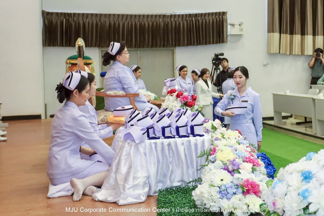 พยาบาลแม่โจ้ รุ่น 1 ประดับแถบหมวก-รับเข็มวิทยฐานะ พร้อมก้าวสู่พยาบาลวิชาชีพอย่างเป็นทางการ