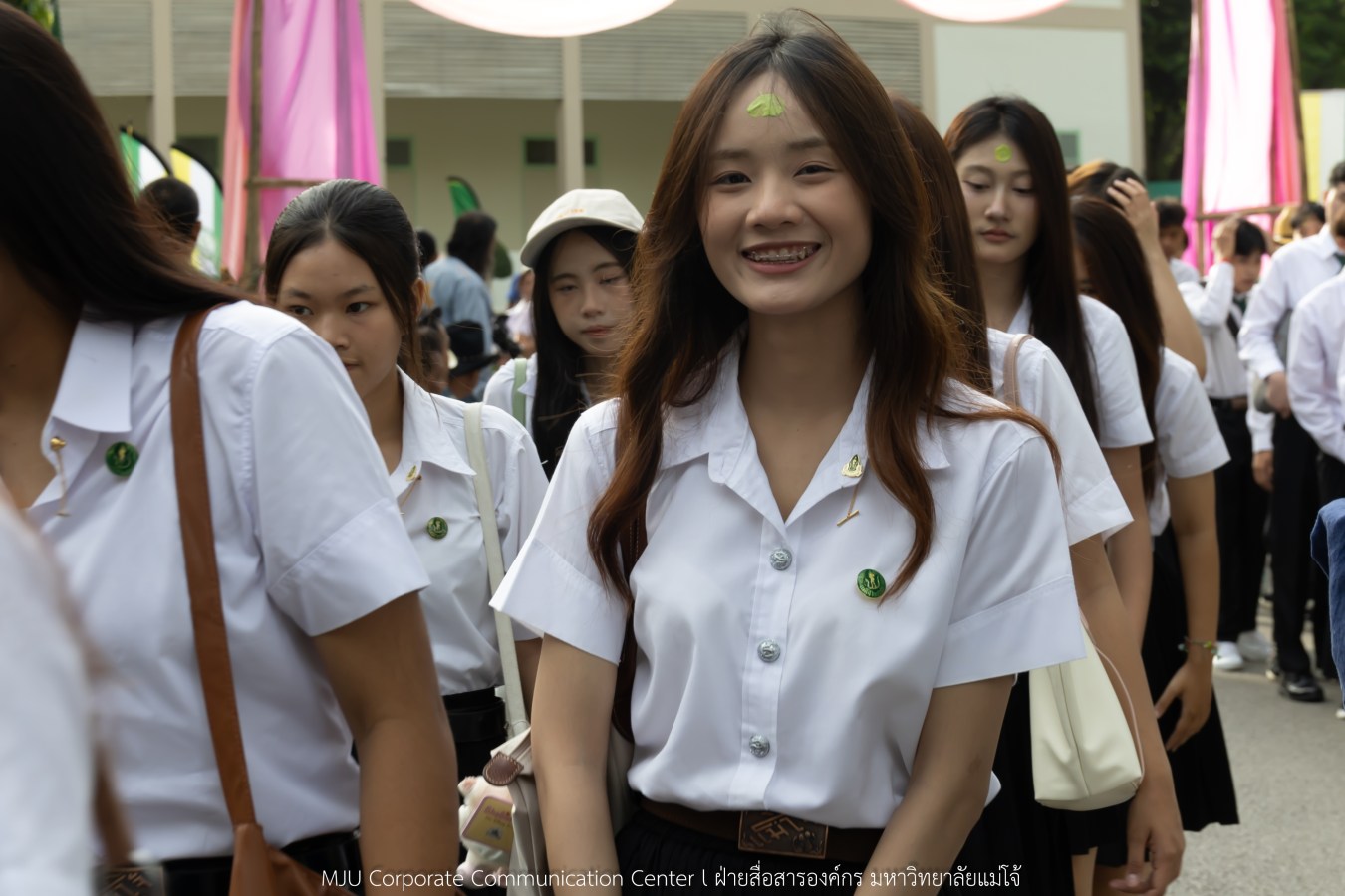 ม.แม่โจ้ เจิมหน้า-ผูกข้อมือ รับขวัญน้องใหม่ลูกแม่โจ้รุ่น 91