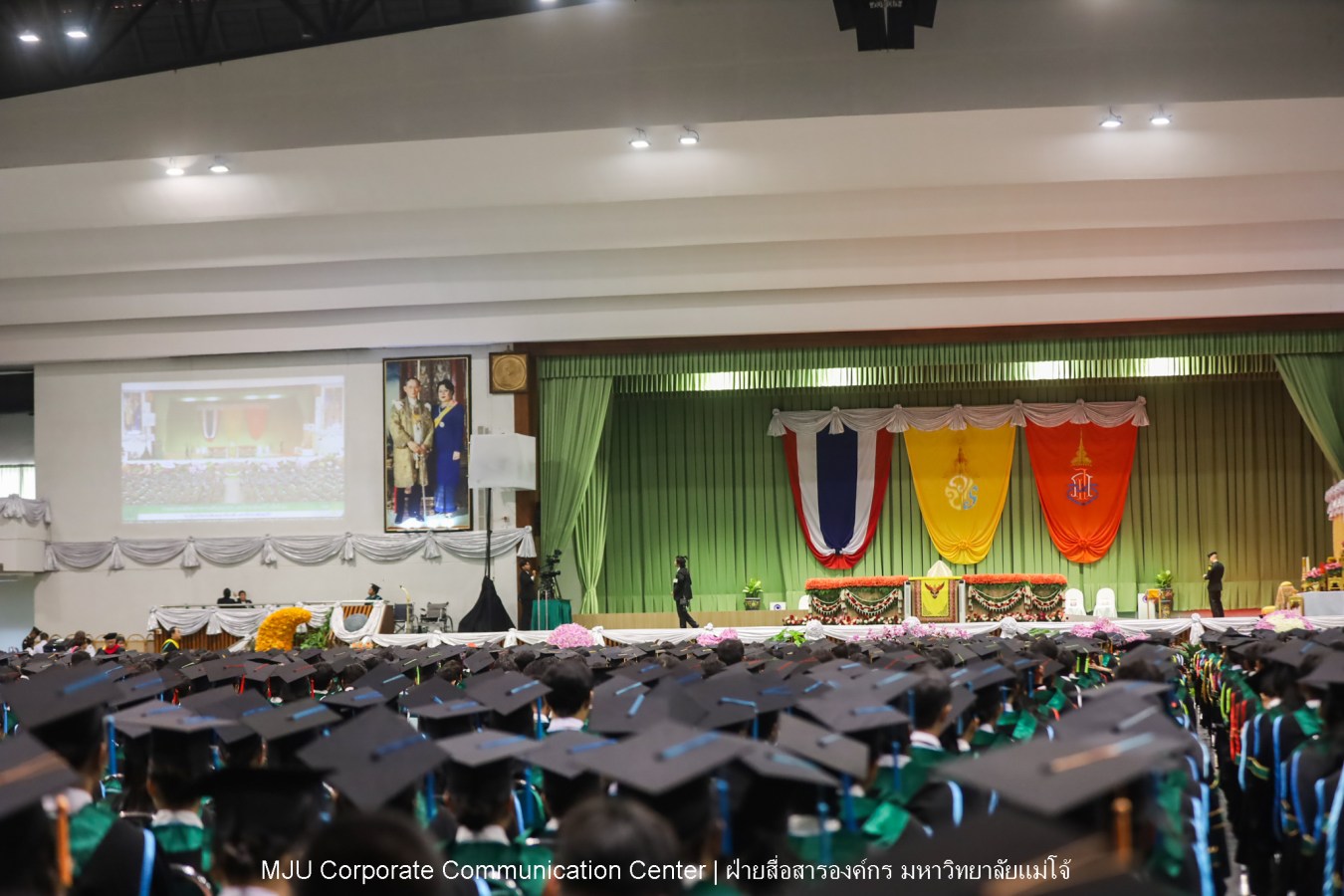 บรรยากาศ พิธีพระราชทานปริญญาบัตร มหาวิทยาลัยแม่โจ้ ประจำปีการศึกษา2567-2568 ครั้งที่ 48  ในวันที่ 19 กุมภาพันธ์ พ.ศ.2569 ณ ศูนย์กีฬาเฉลิมพระเกียรติ มหาวิทยาลัยแม่โจ้