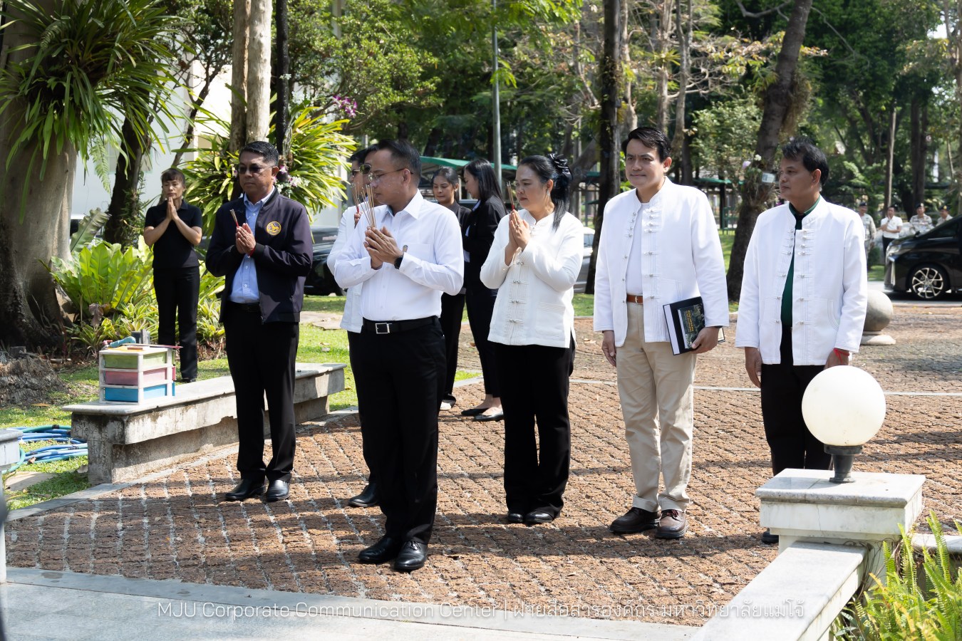 รองปลัดกระทรวงมหาดไทย สักการะสิ่งศักดิ์ ม.แม่โจ้