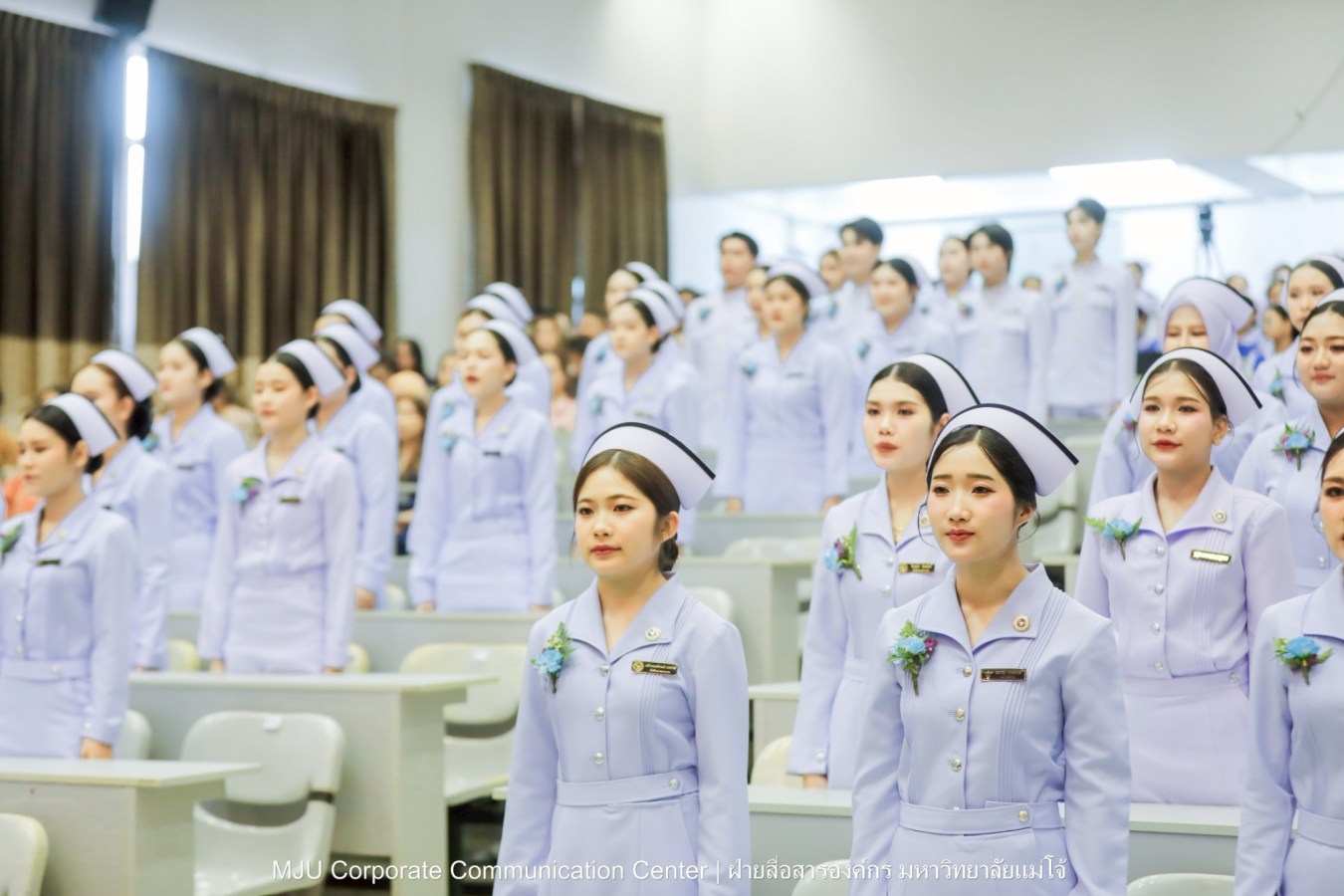 พยาบาลแม่โจ้ รุ่น 1 ประดับแถบหมวก-รับเข็มวิทยฐานะ พร้อมก้าวสู่พยาบาลวิชาชีพอย่างเป็นทางการ