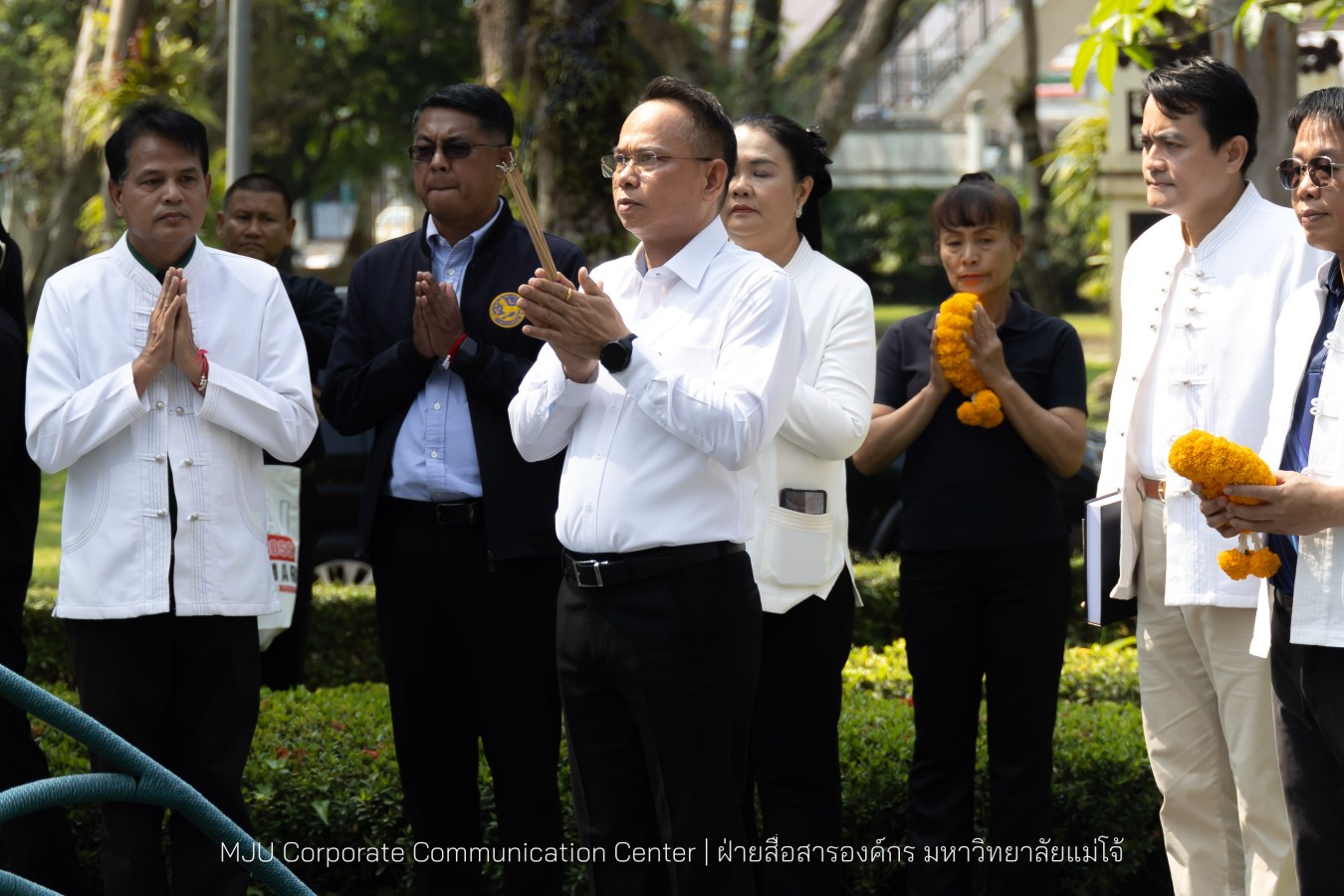 รองปลัดกระทรวงมหาดไทย สักการะสิ่งศักดิ์ ม.แม่โจ้
